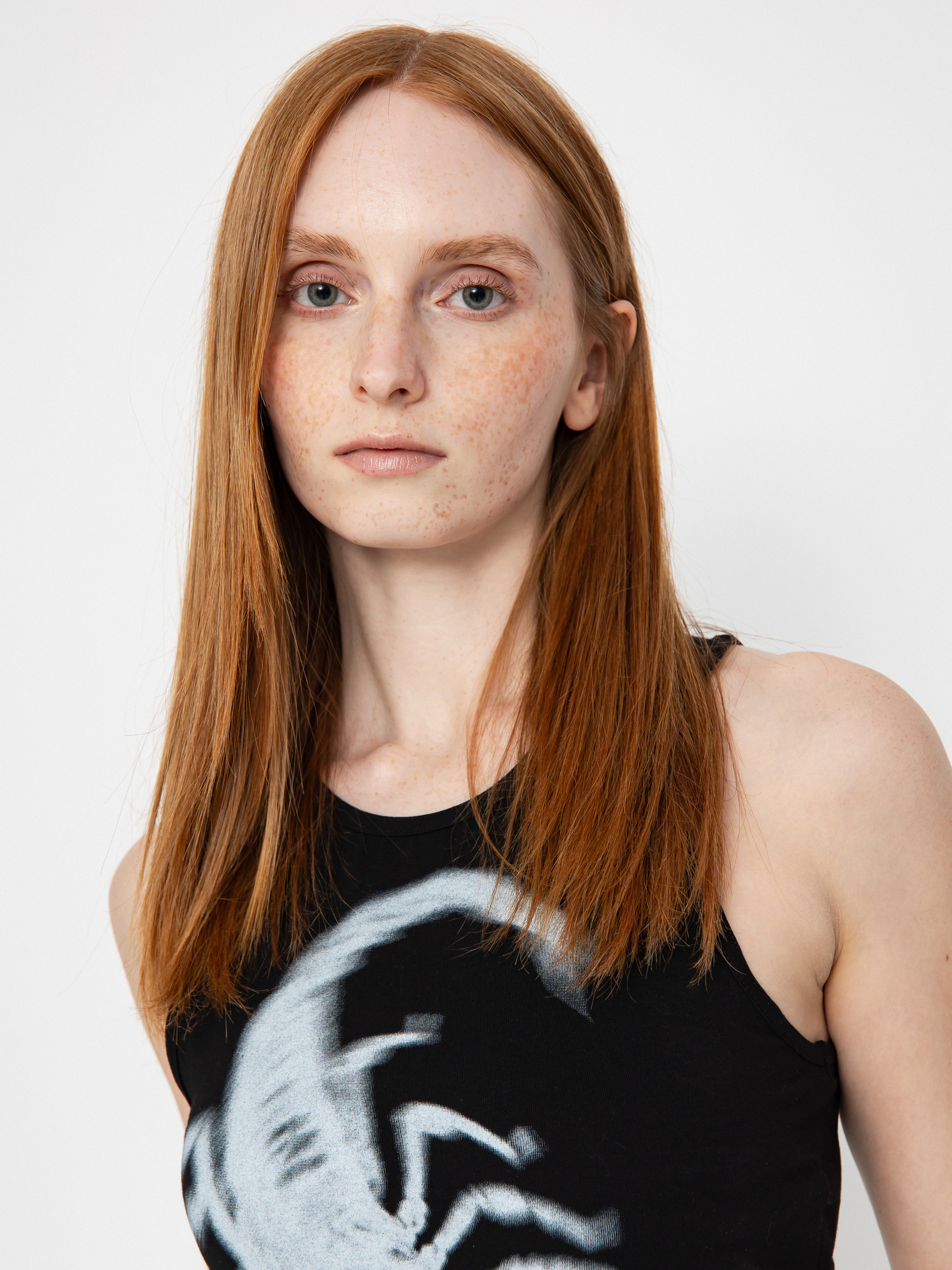 Тениска Vans Venom Fitted Crop Wmn (black)