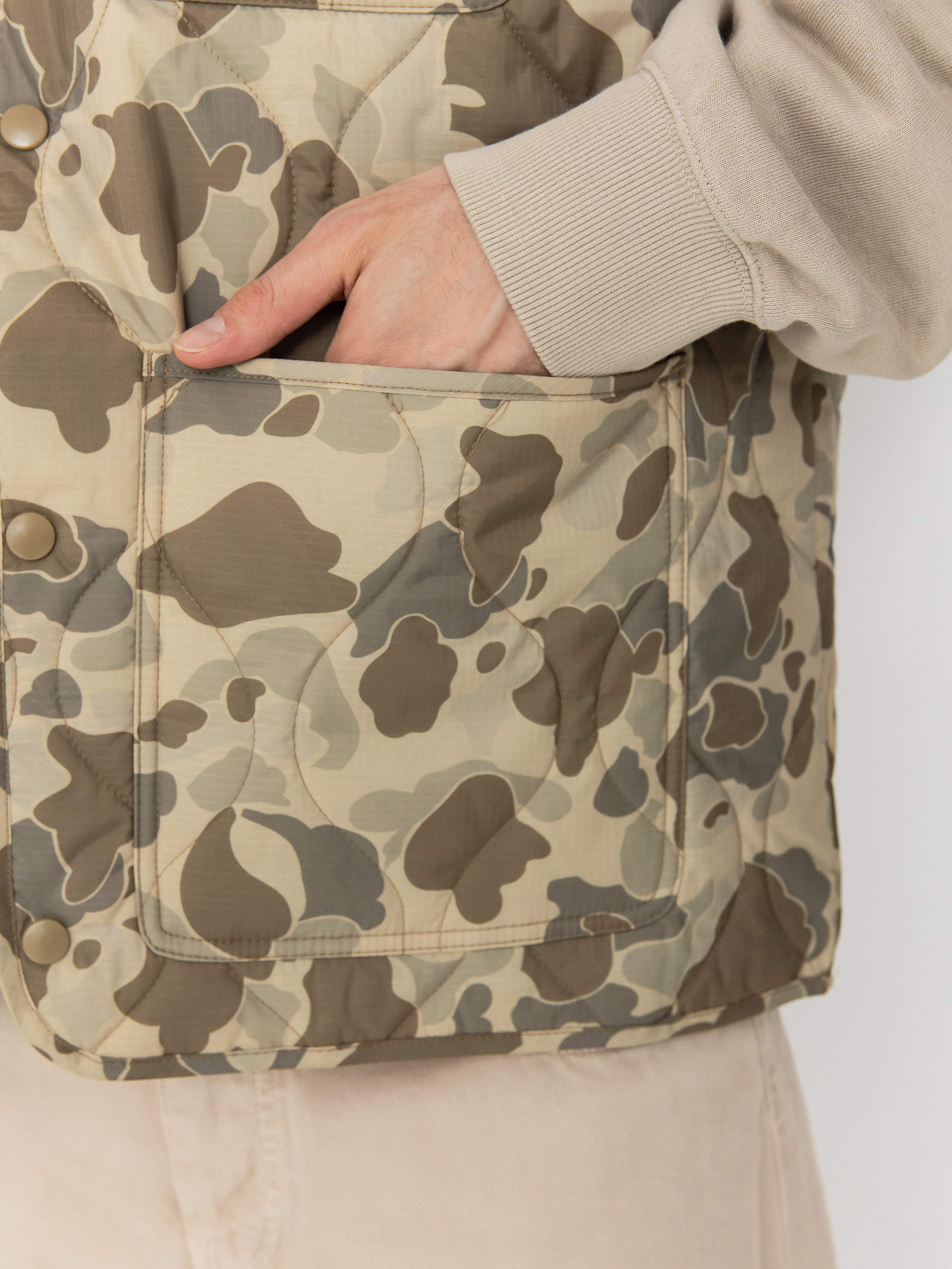 Елек Carhartt WIP Skyton (camo duck/desert)
