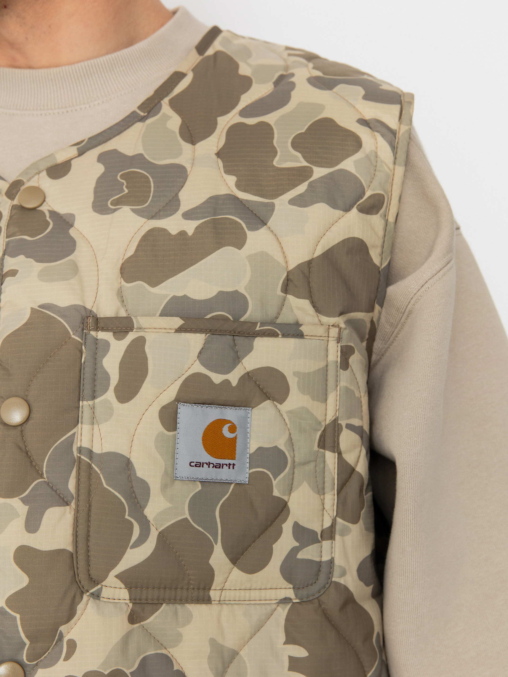 Елек Carhartt WIP Skyton (camo duck/desert)