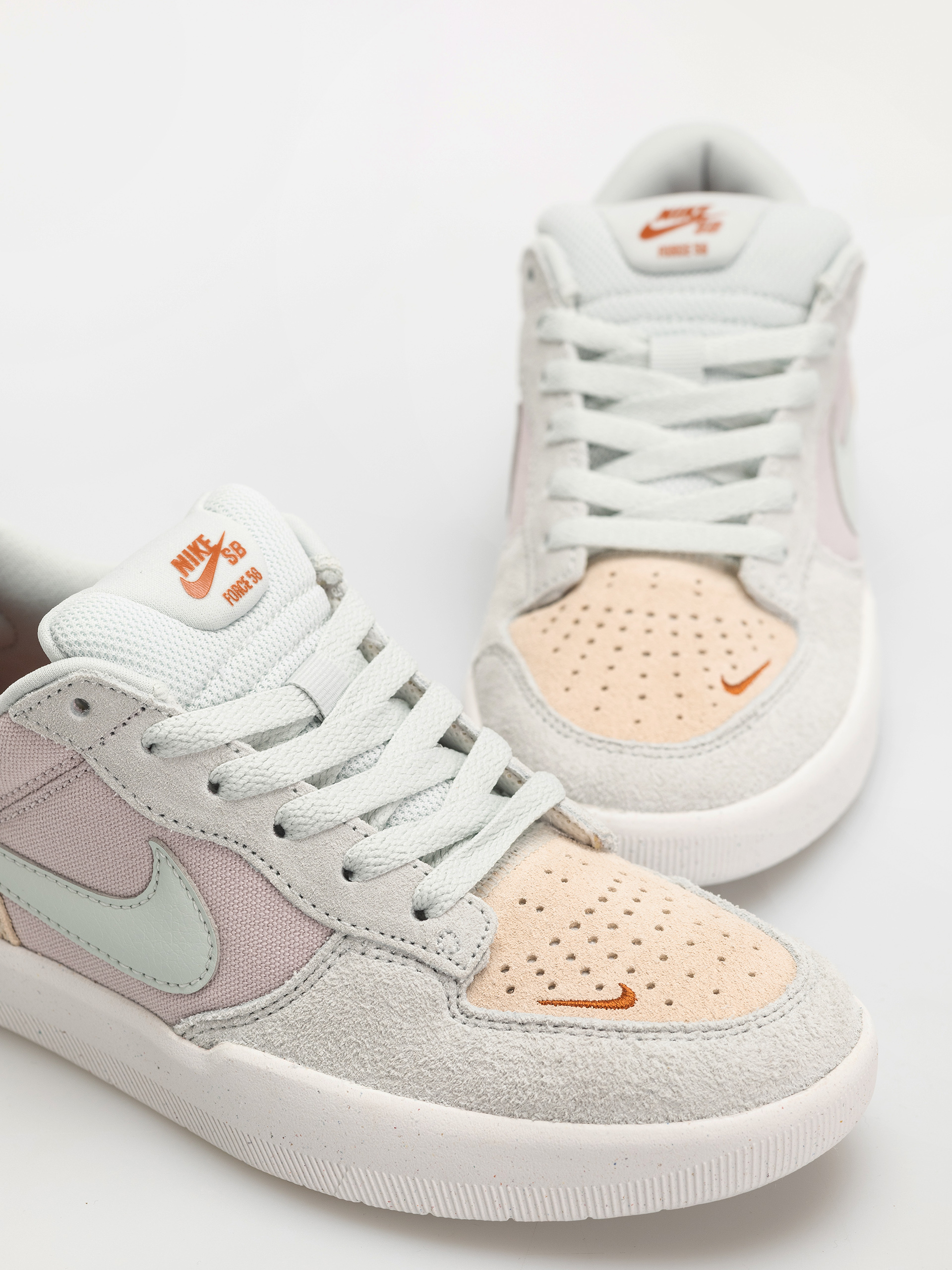 Обувки Nike SB Force 58 (platinum violet/light silver sanddrift)