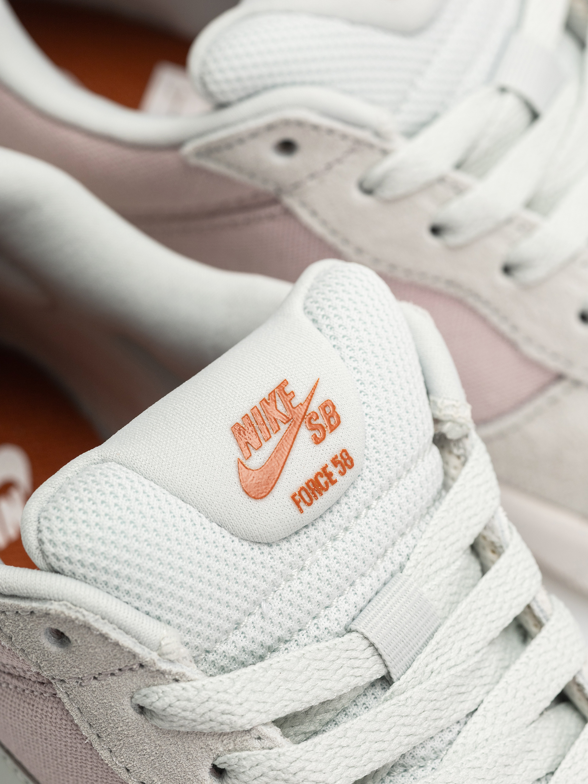 Обувки Nike SB Force 58 (platinum violet/light silver sanddrift)