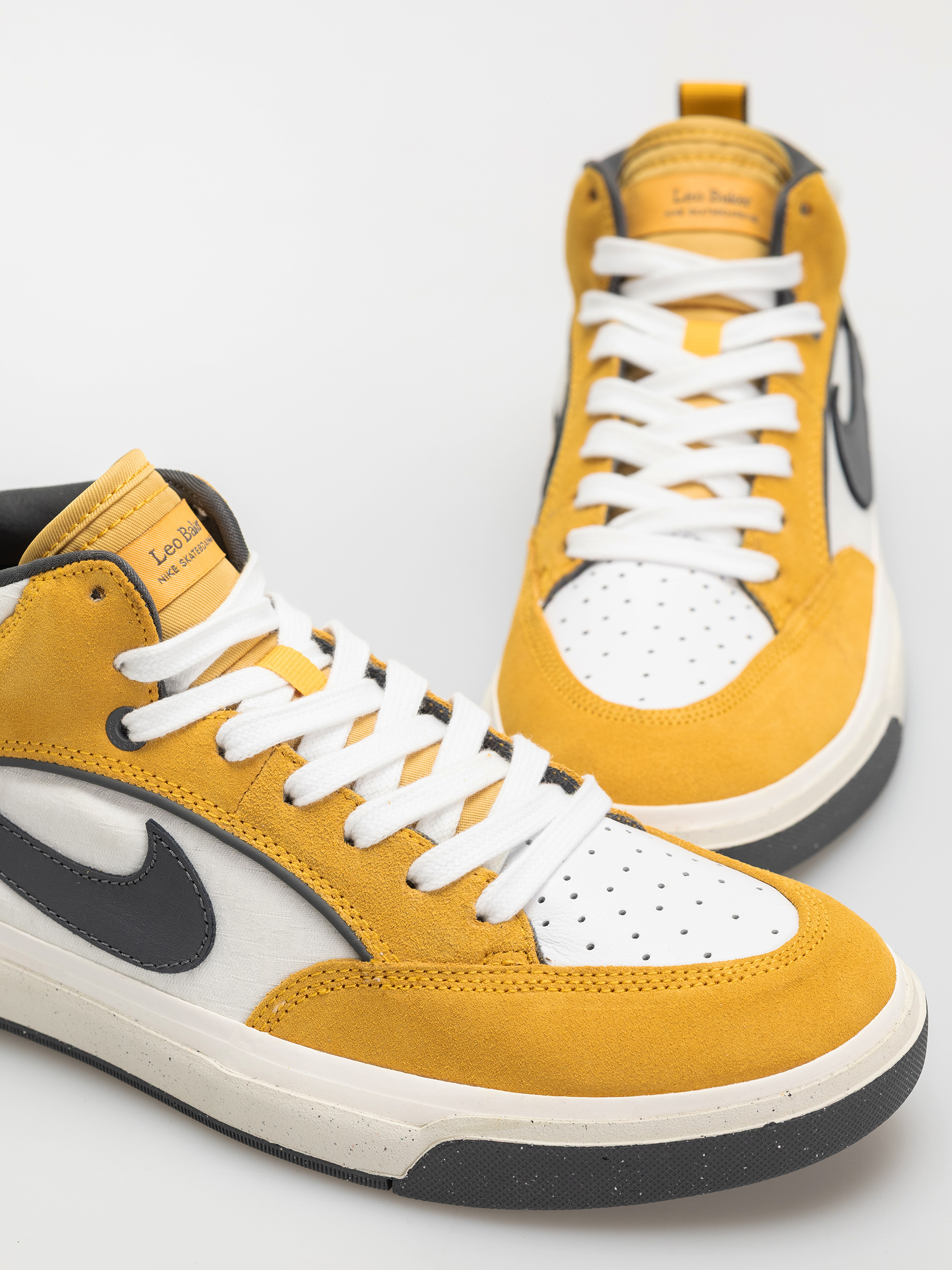 Обувки Nike SB React Leo (university gold/dark grey)