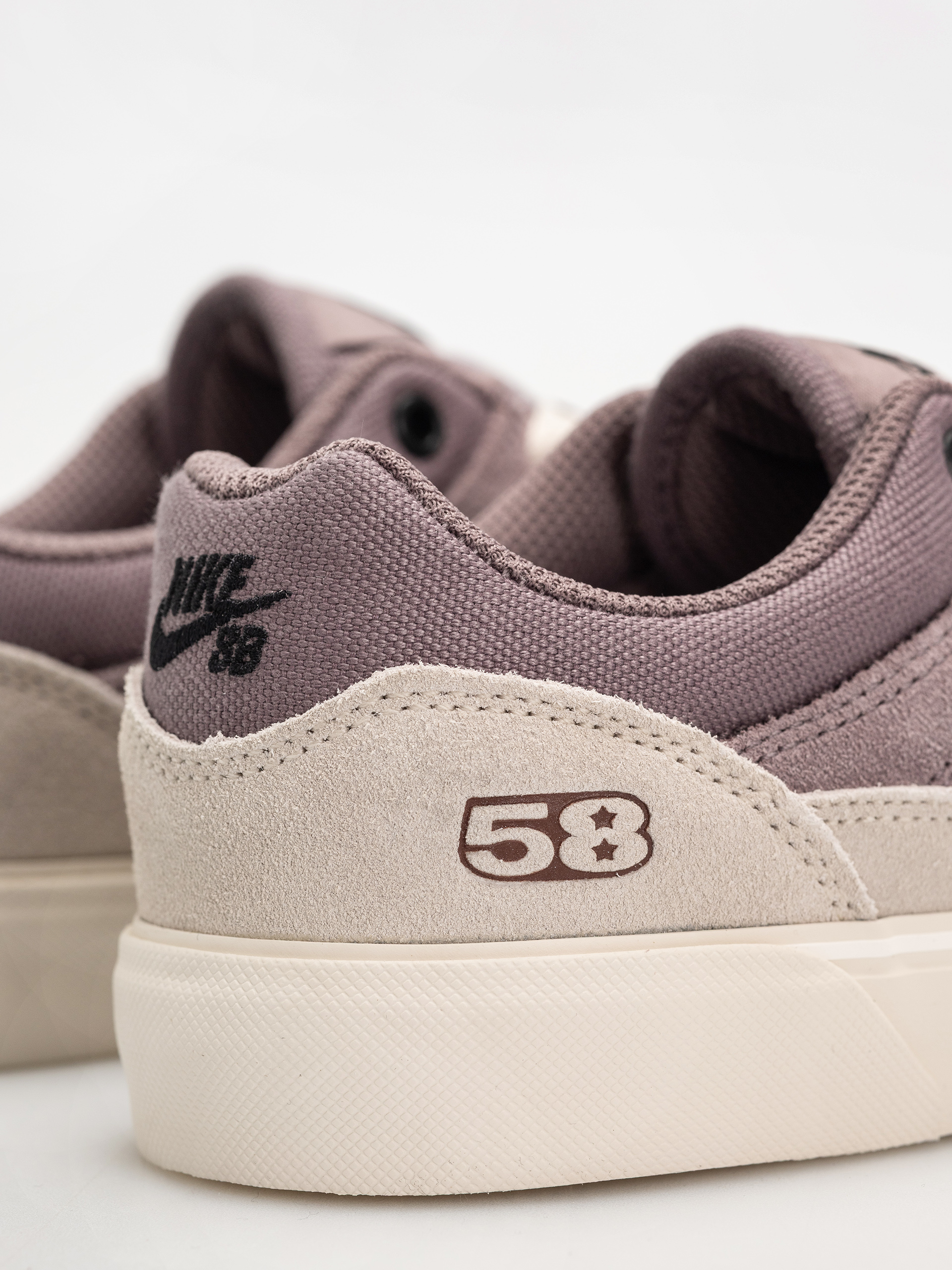 Обувки Nike SB Malor TE (taupe grey/black lt orewood brn cinnamon)