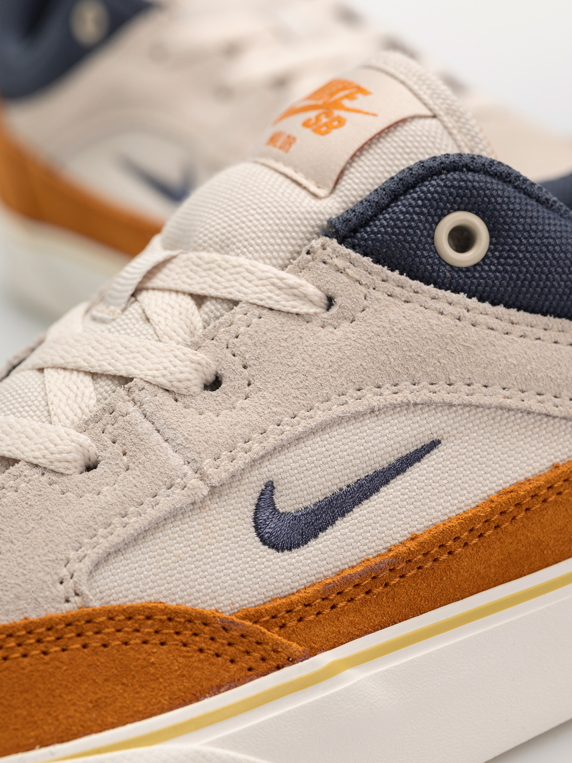 Обувки Nike SB Malor (lt orewood brn/thunder blue monarch sail)