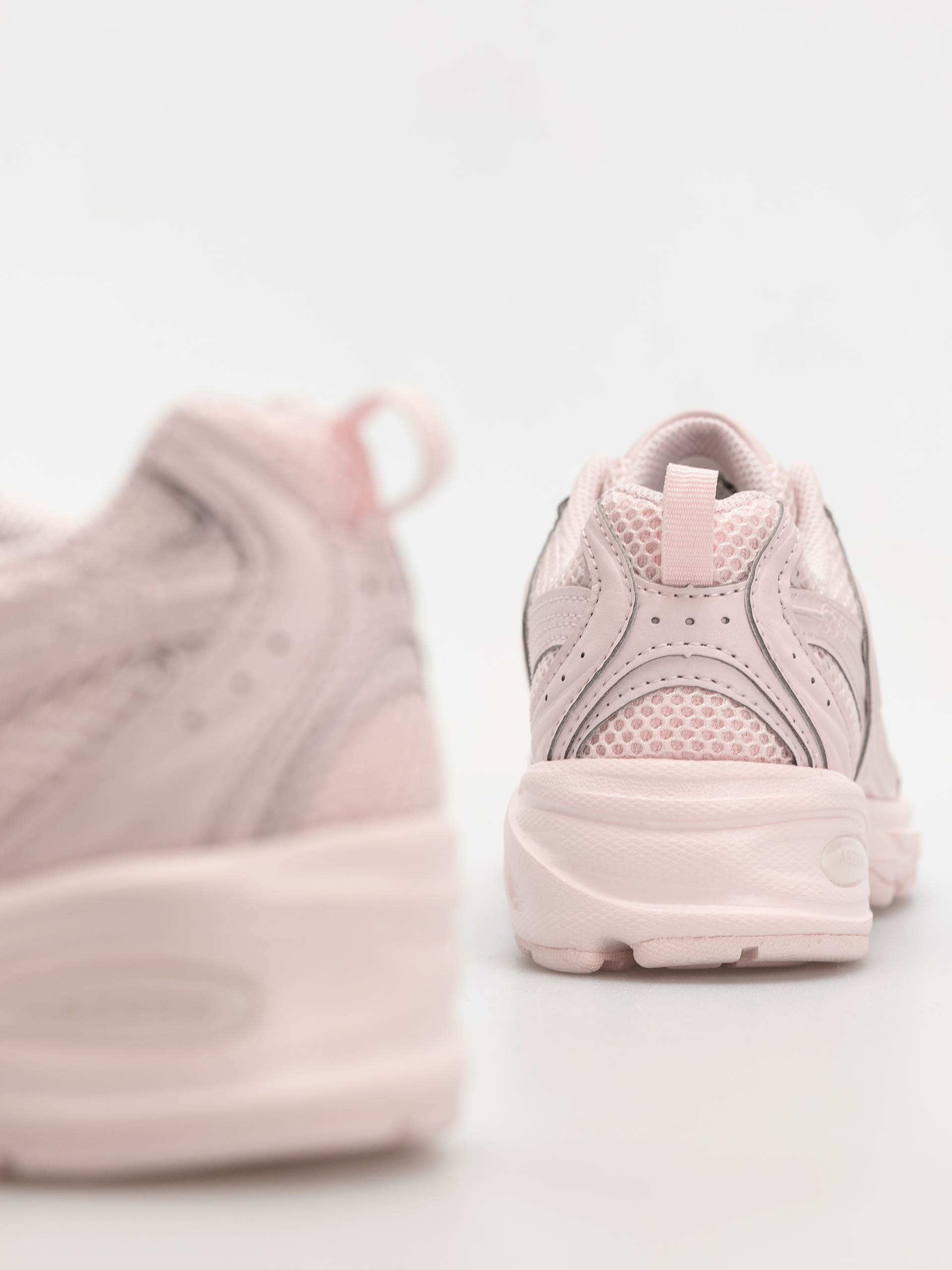 Обувки New Balance 530 (rose sugar)