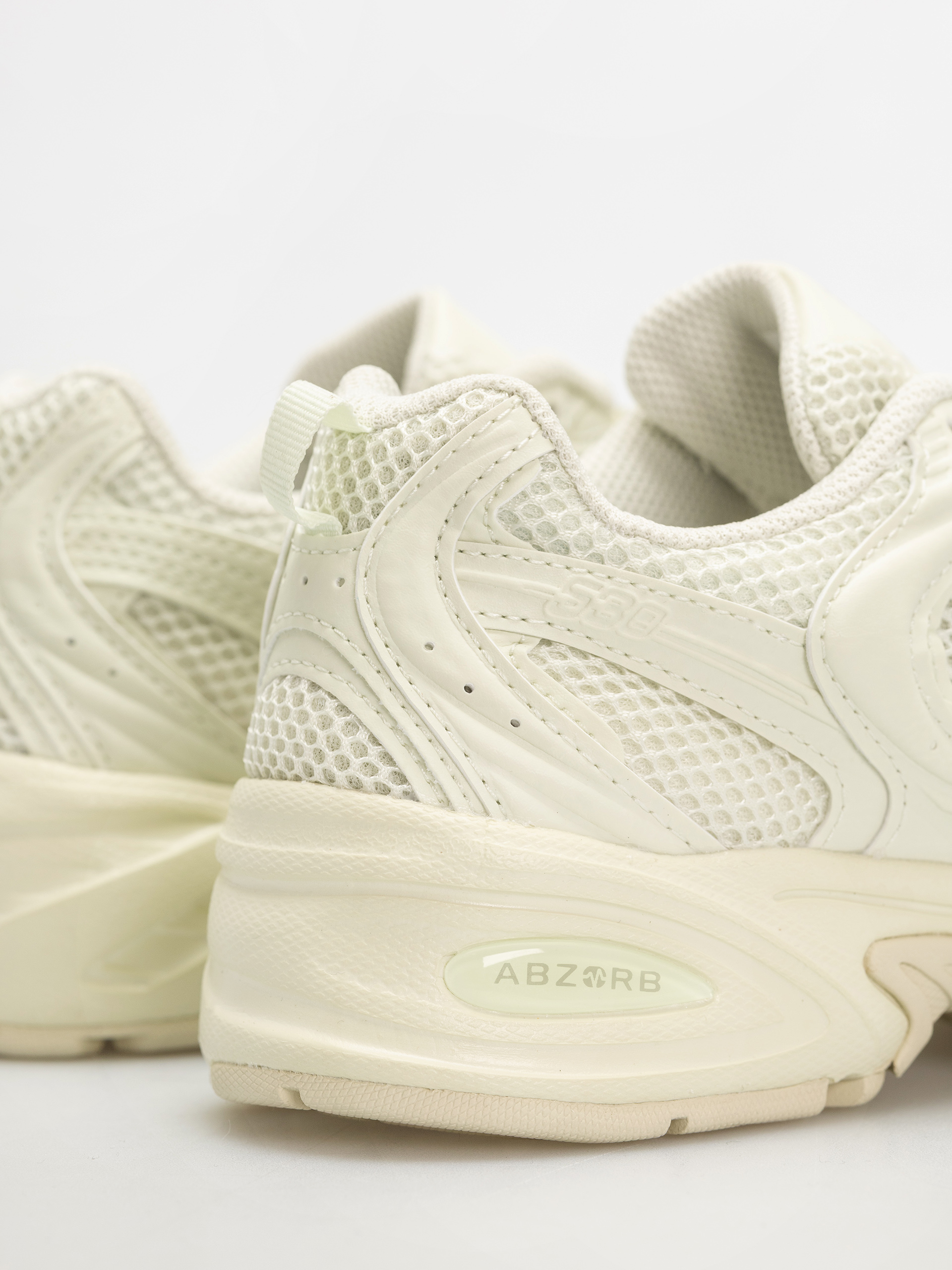 Обувки New Balance 530 (mineral)