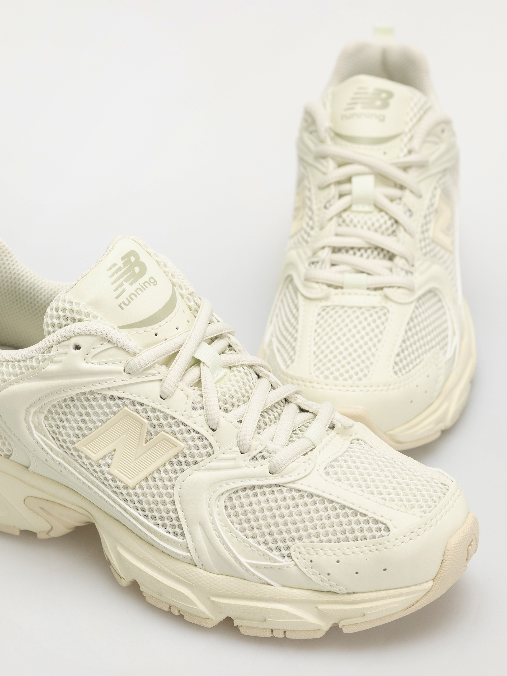 Обувки New Balance 530 (mineral)