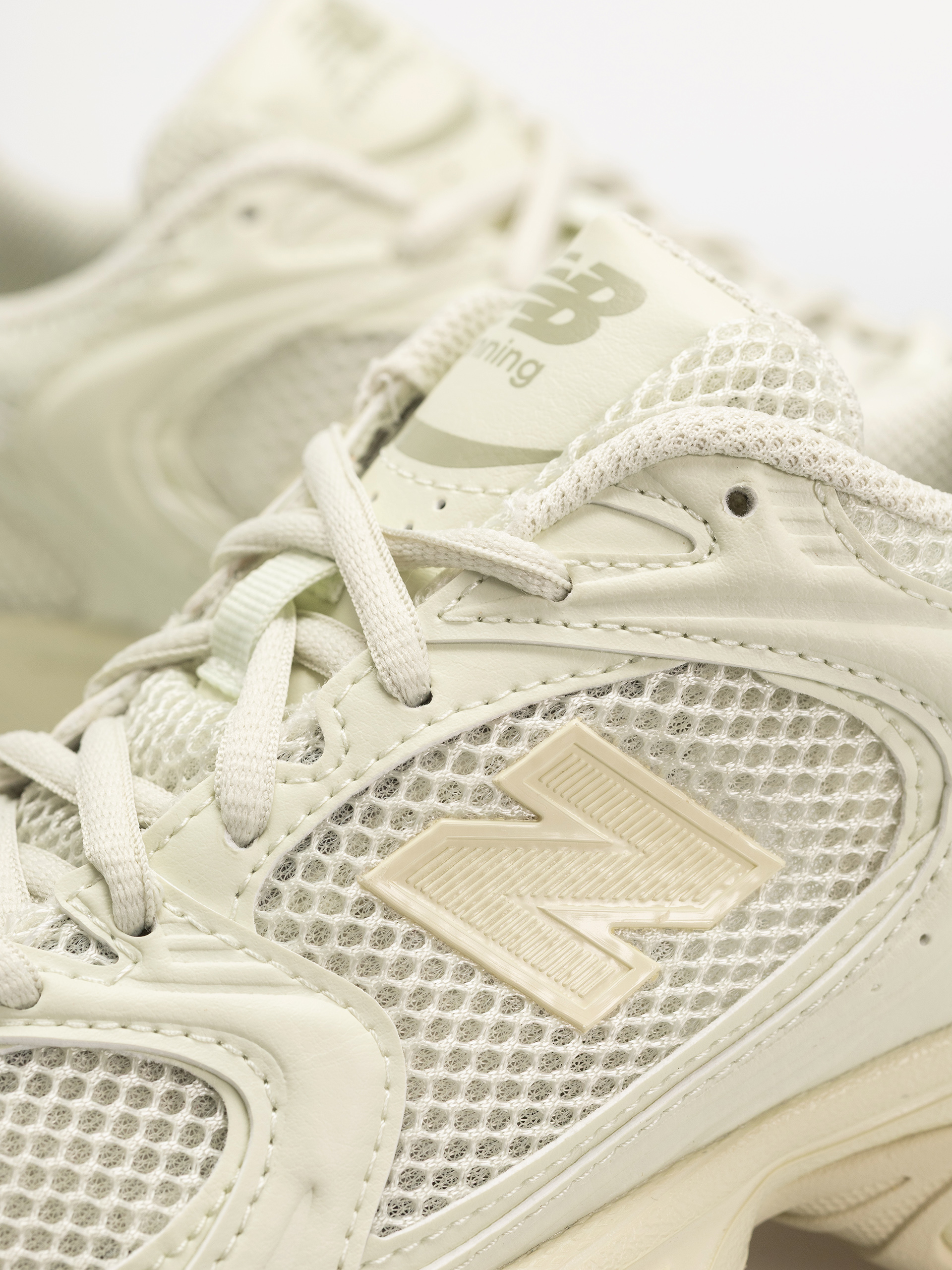 Обувки New Balance 530 (mineral)