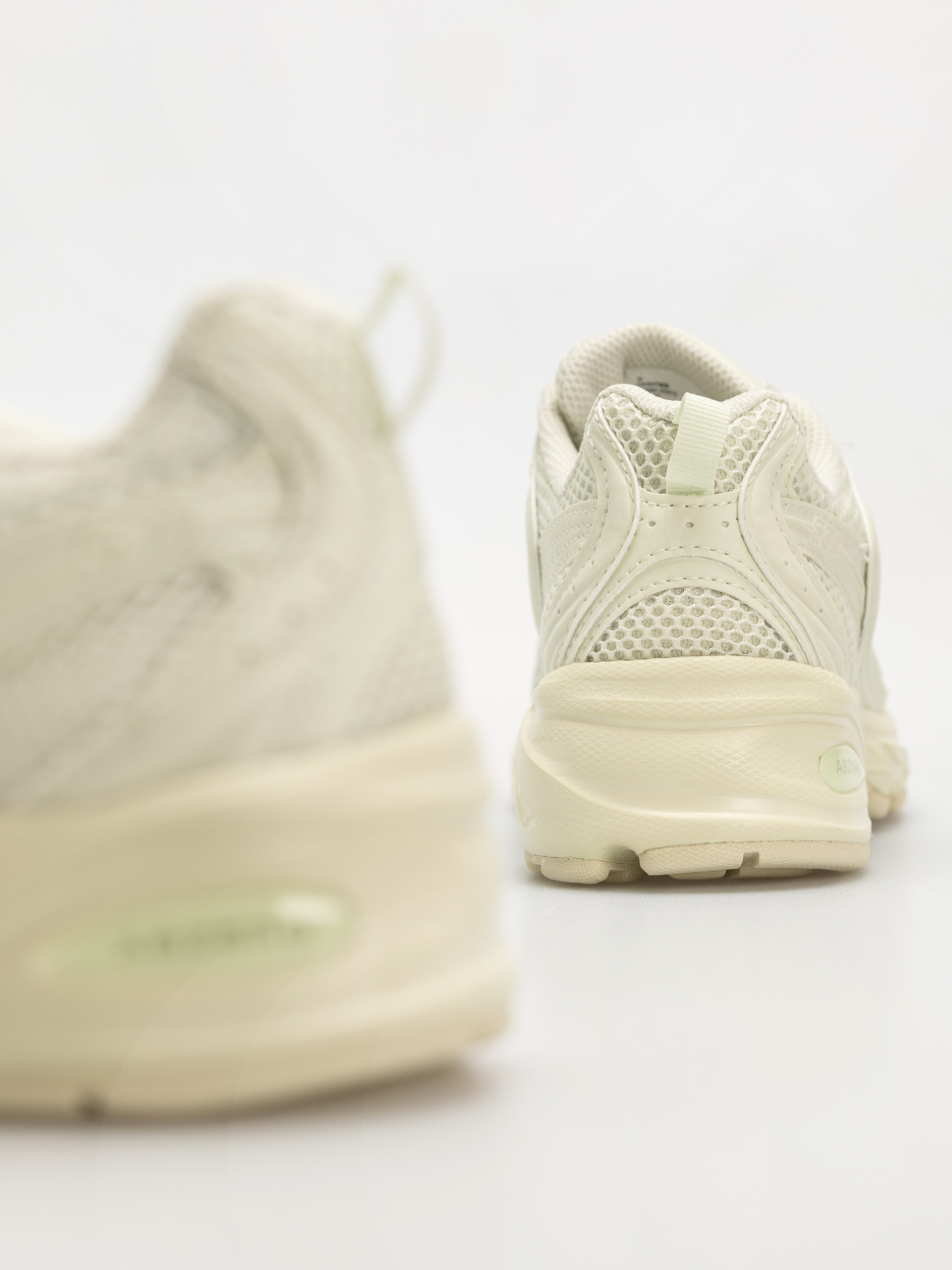 Обувки New Balance 530 (mineral)