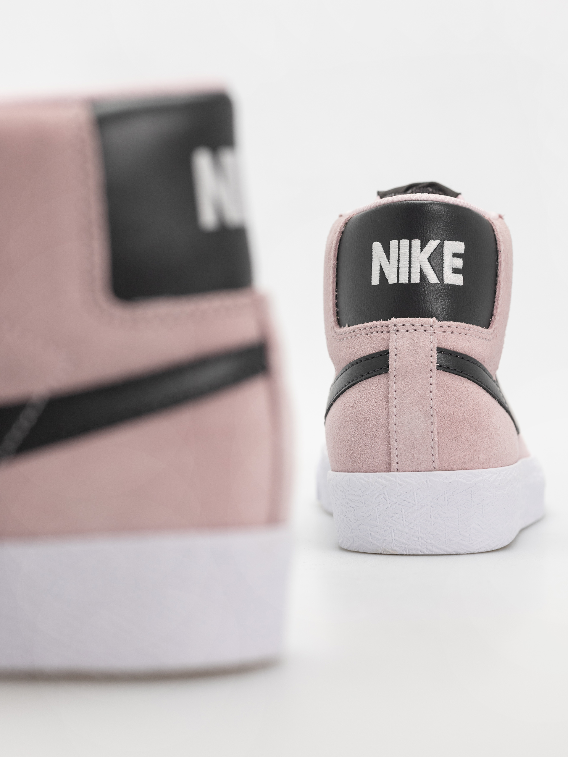 Обувки Nike SB Zoom Blazer Mid (pink foam/anthracite white gum yellow)