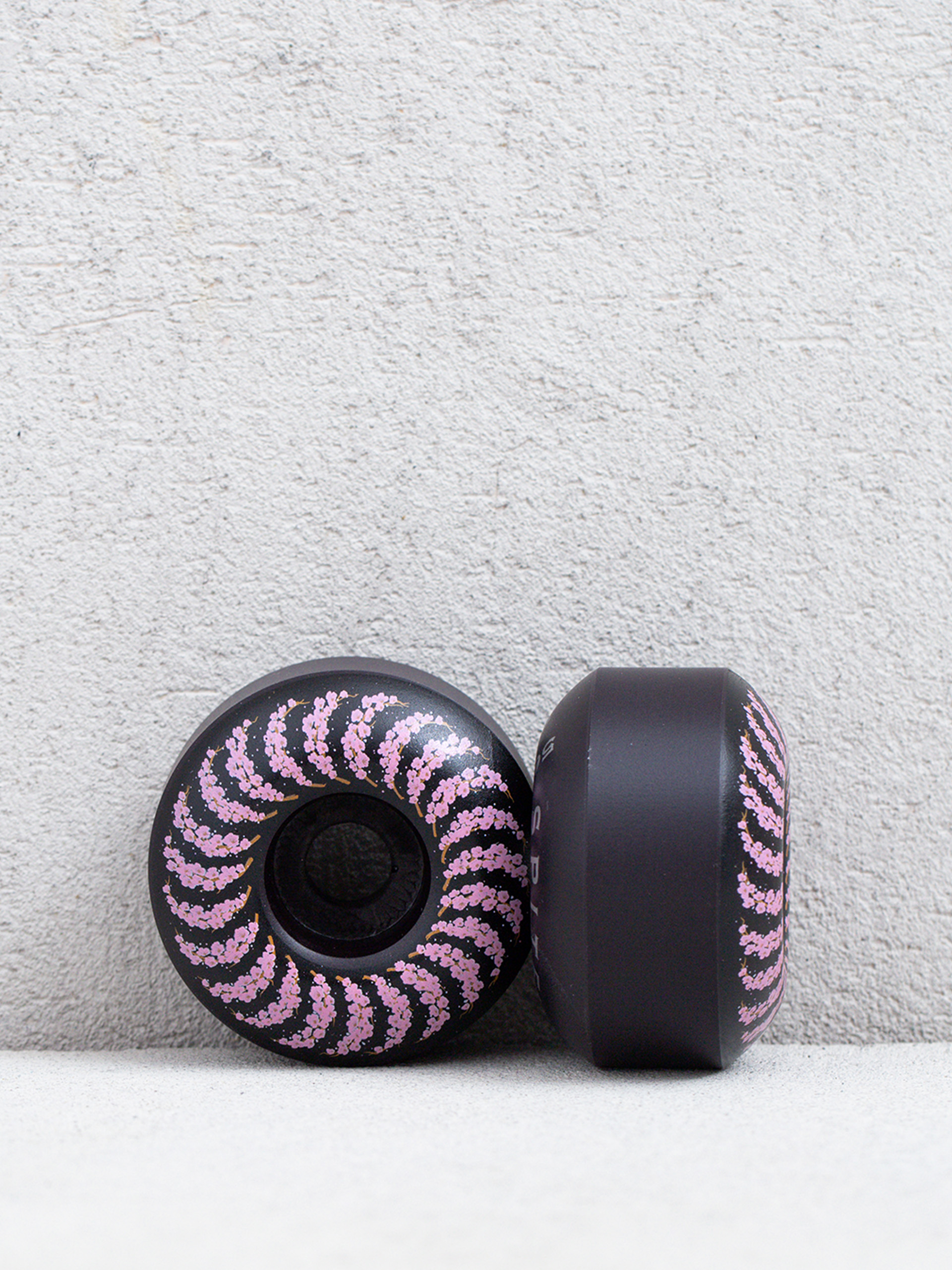 u041au043eu043bu0435u043bu0446u0430 Spitfire F4 99D Yuto Cherry Blossom Classics (black)