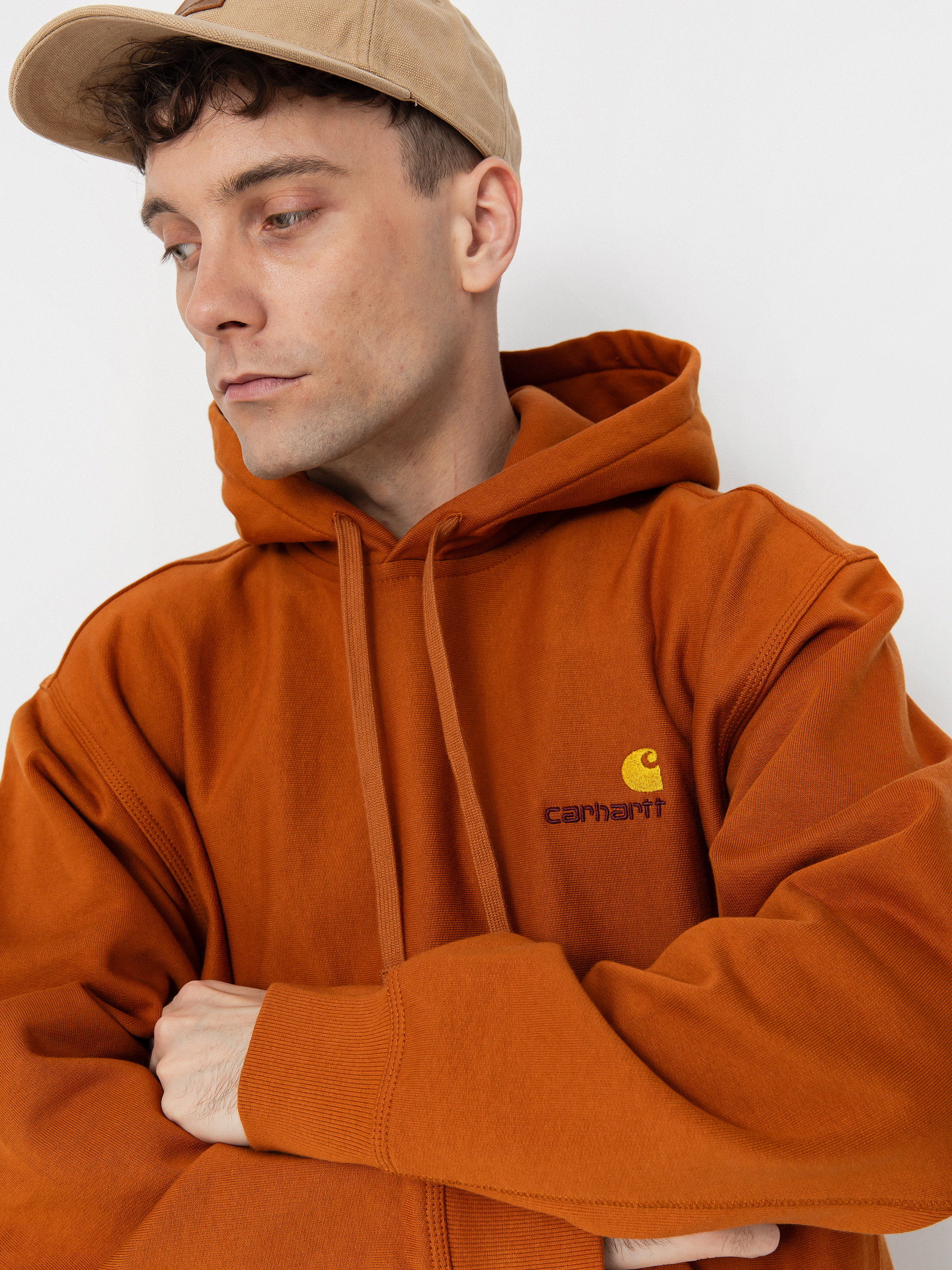 Суитшърт с качулка Carhartt WIP American Script HD (sienna)