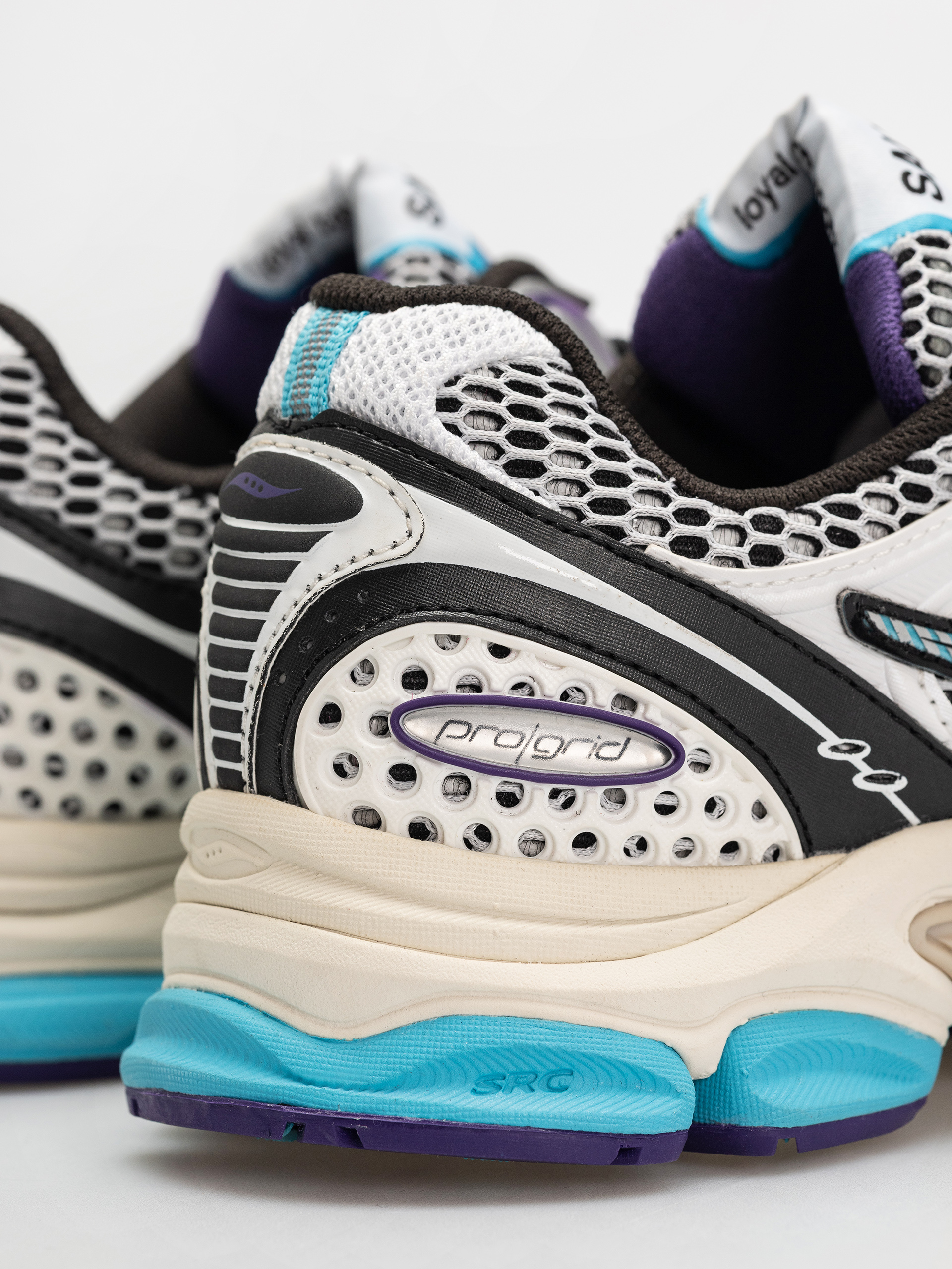 Обувки Saucony Progrid Triumph 4 (white/blue)