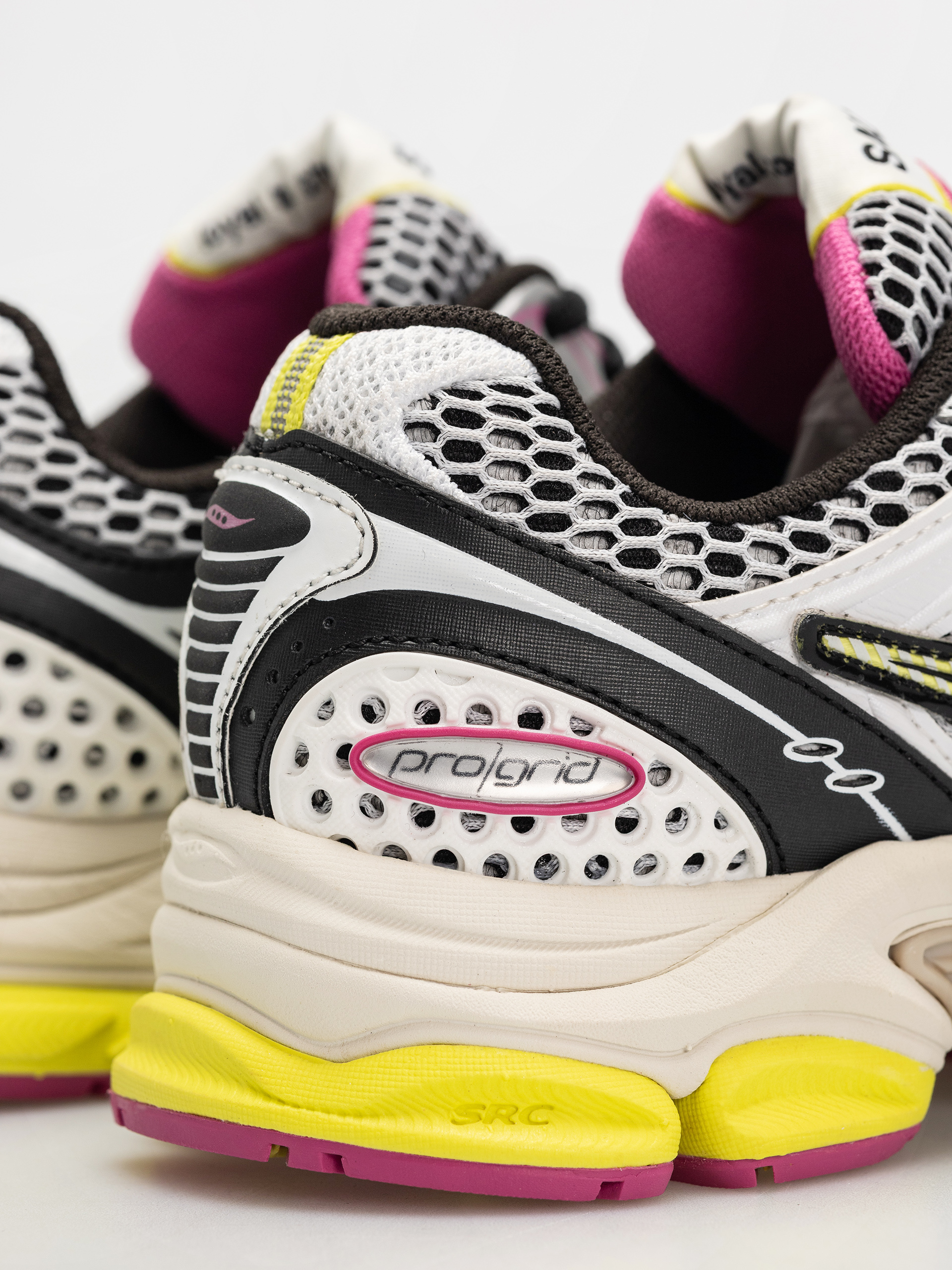 Обувки Saucony Progrid Triumph 4 (white/fluo)