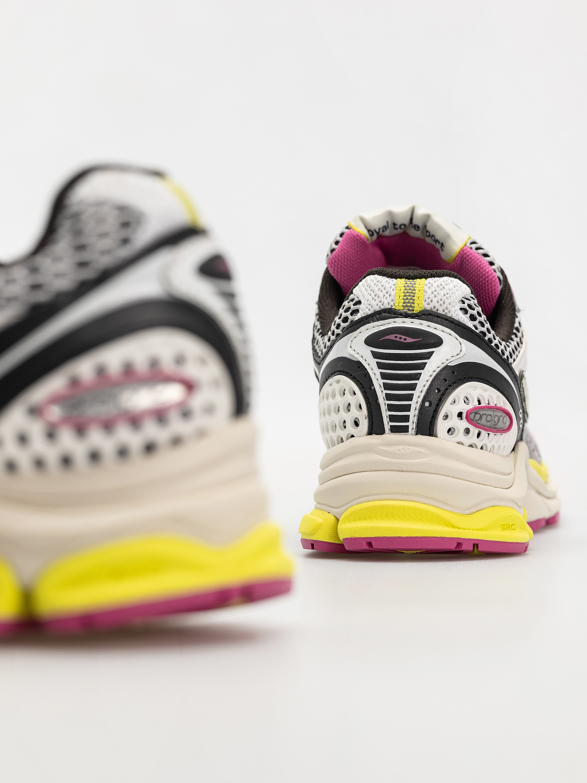 Обувки Saucony Progrid Triumph 4 (white/fluo)