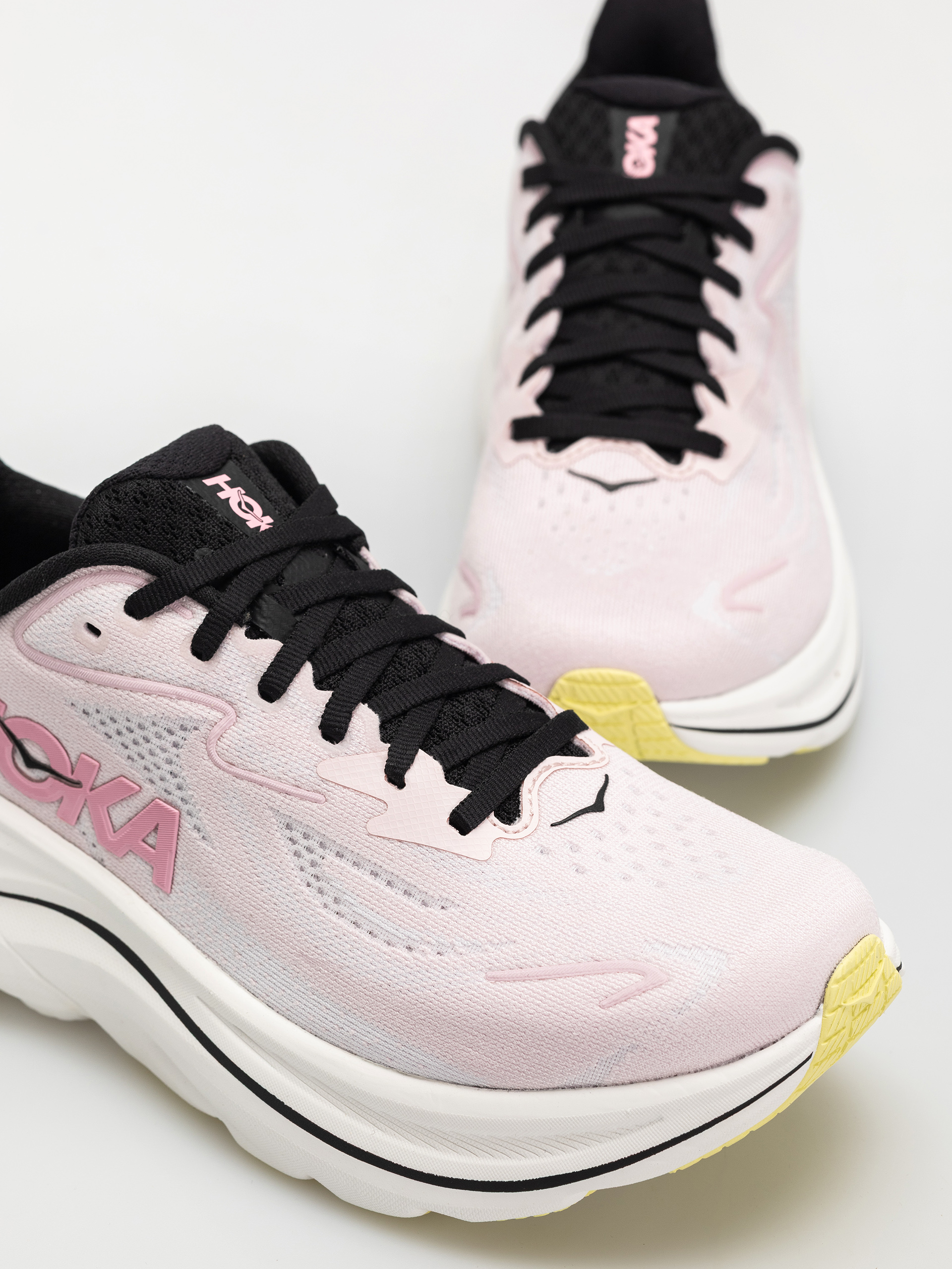 Обувки Hoka Clifton 10 Wmn (carnation/starlight glow)