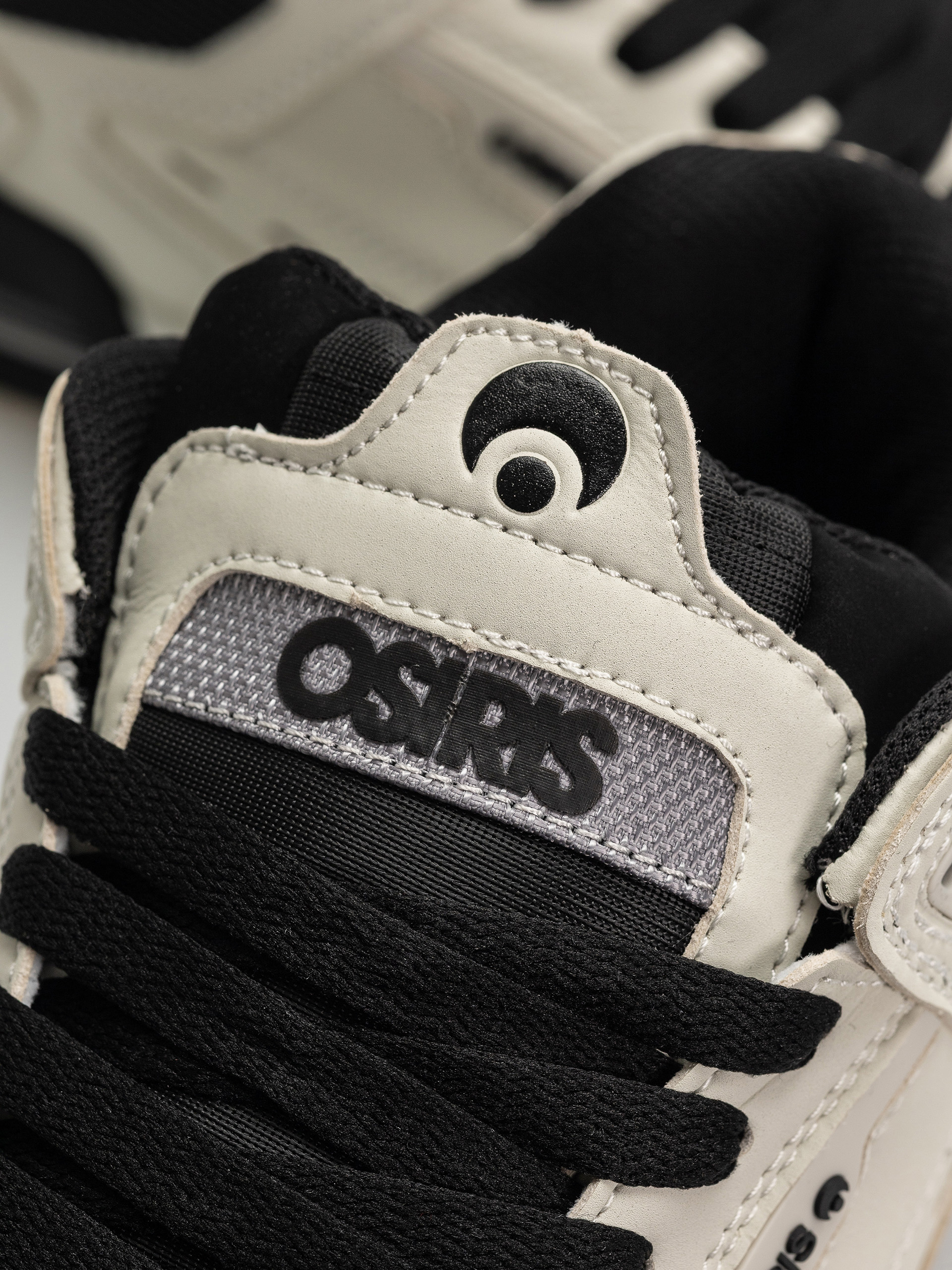 Обувки Osiris Peril (eggshell/black)