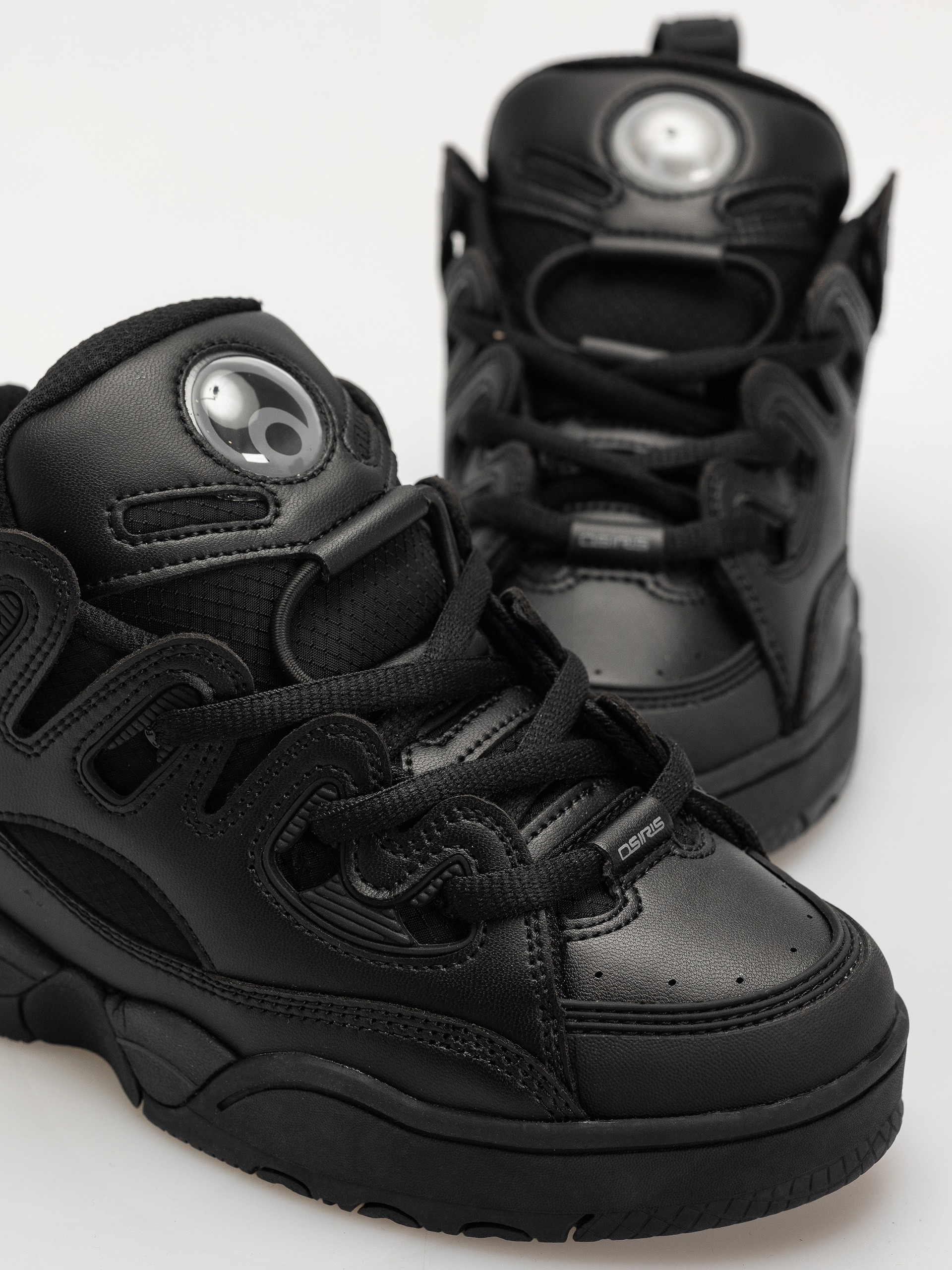 Обувки Osiris D3 E (black/black/black)