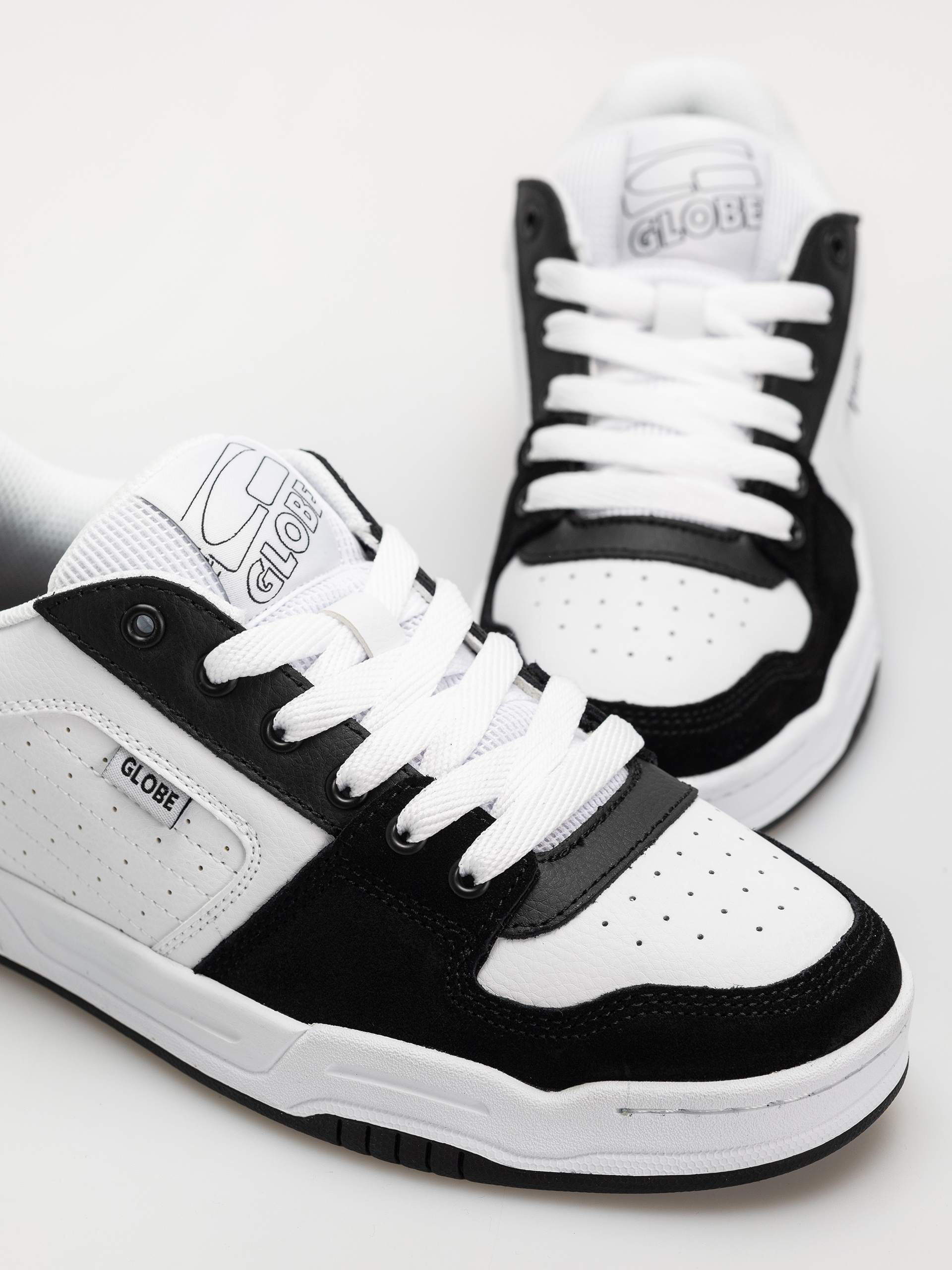 Обувки Globe Mojo 2.0 (black white)