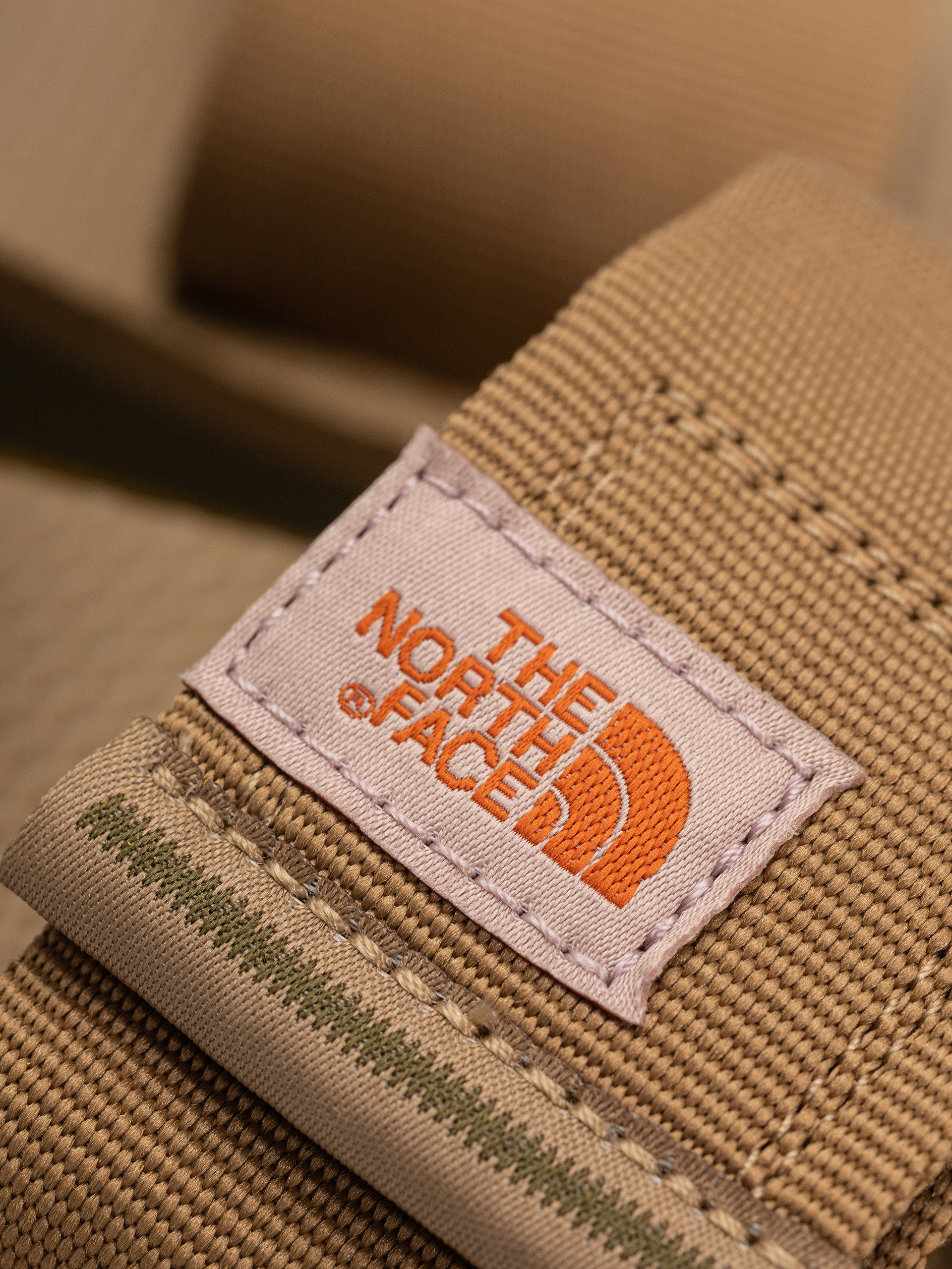 Сандали The North Face Skeena Platform Wmn (sahara/iron bronze)