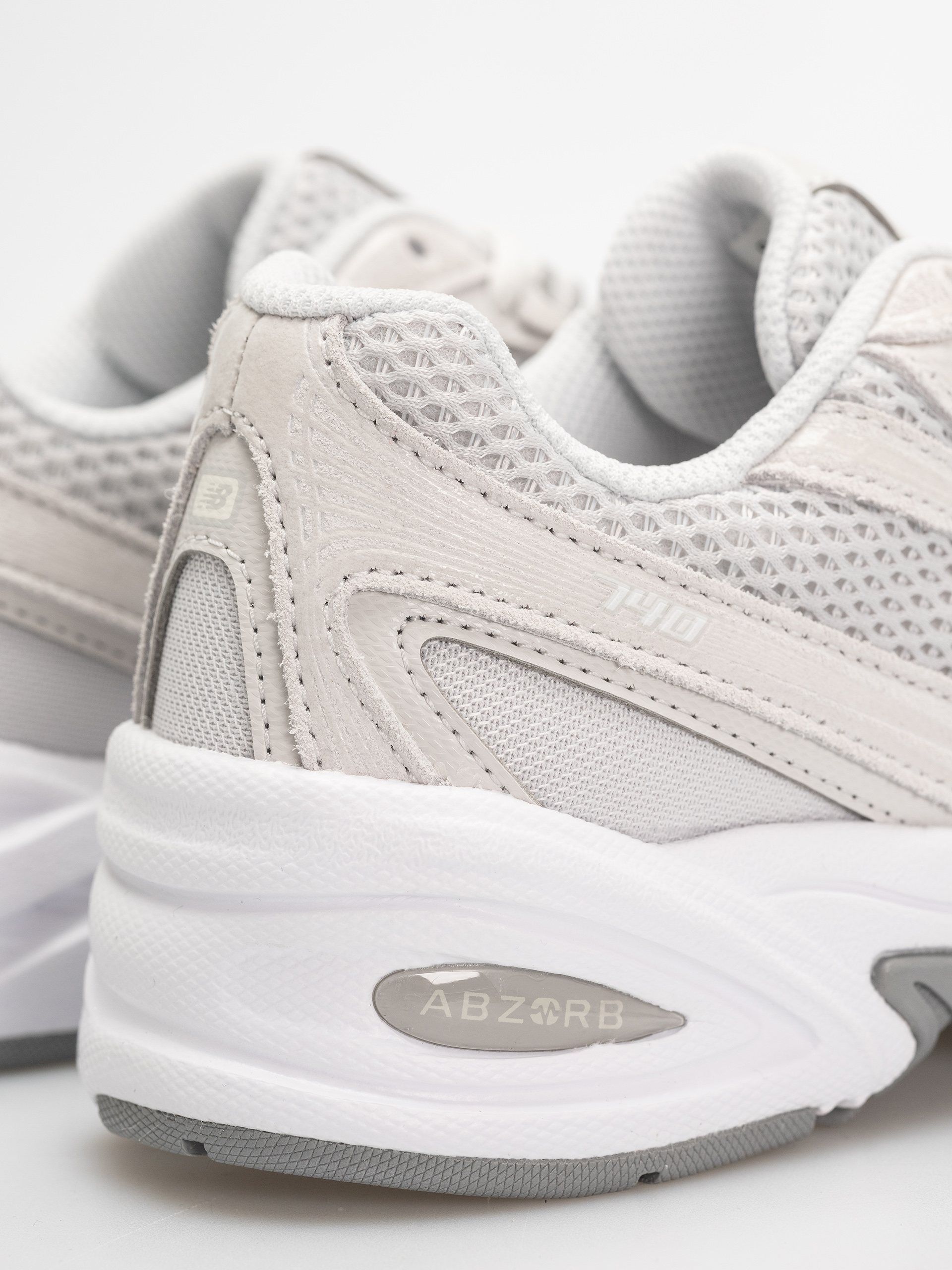 Обувки New Balance 740 (grey)