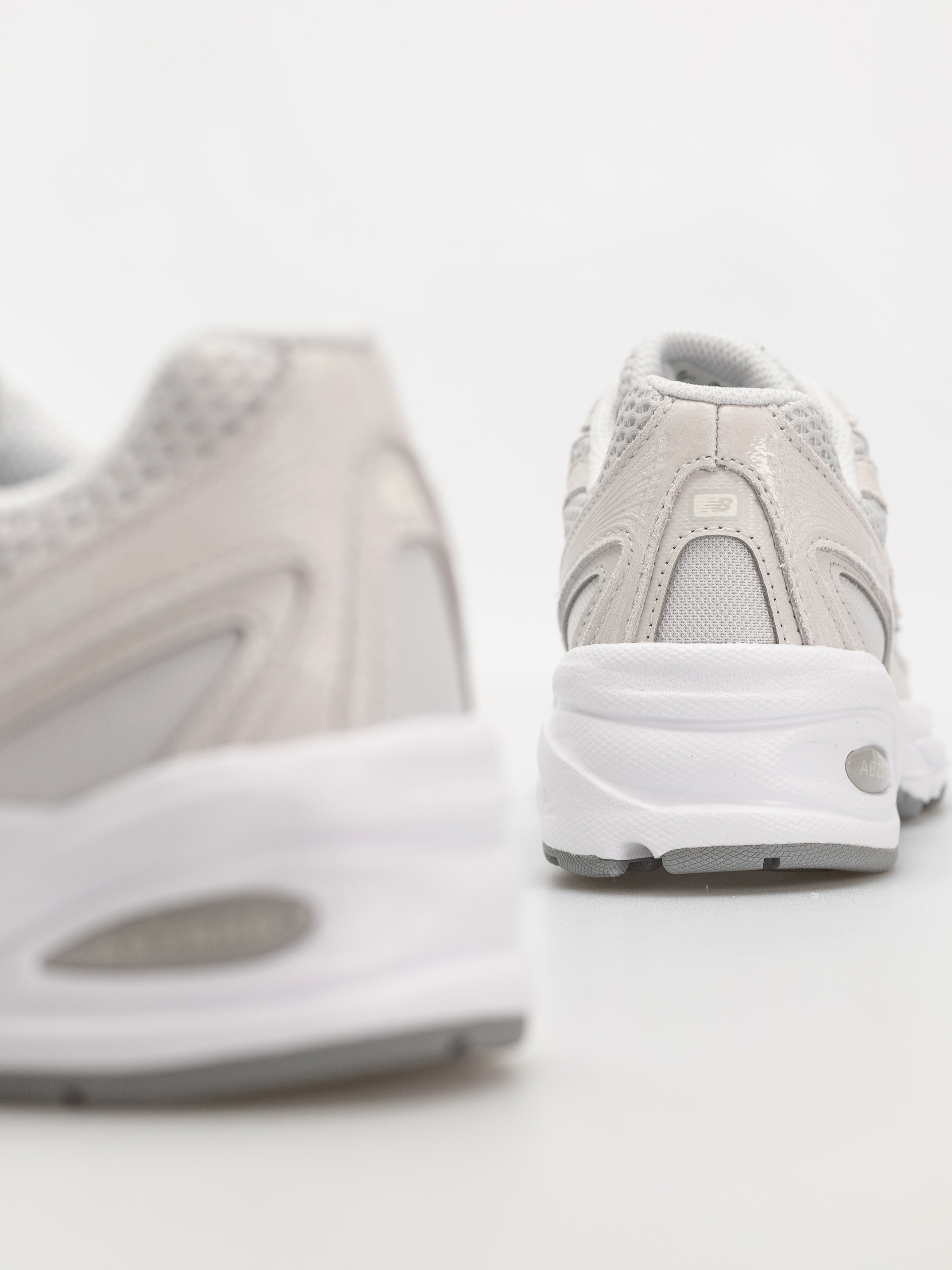 Обувки New Balance 740 (grey)