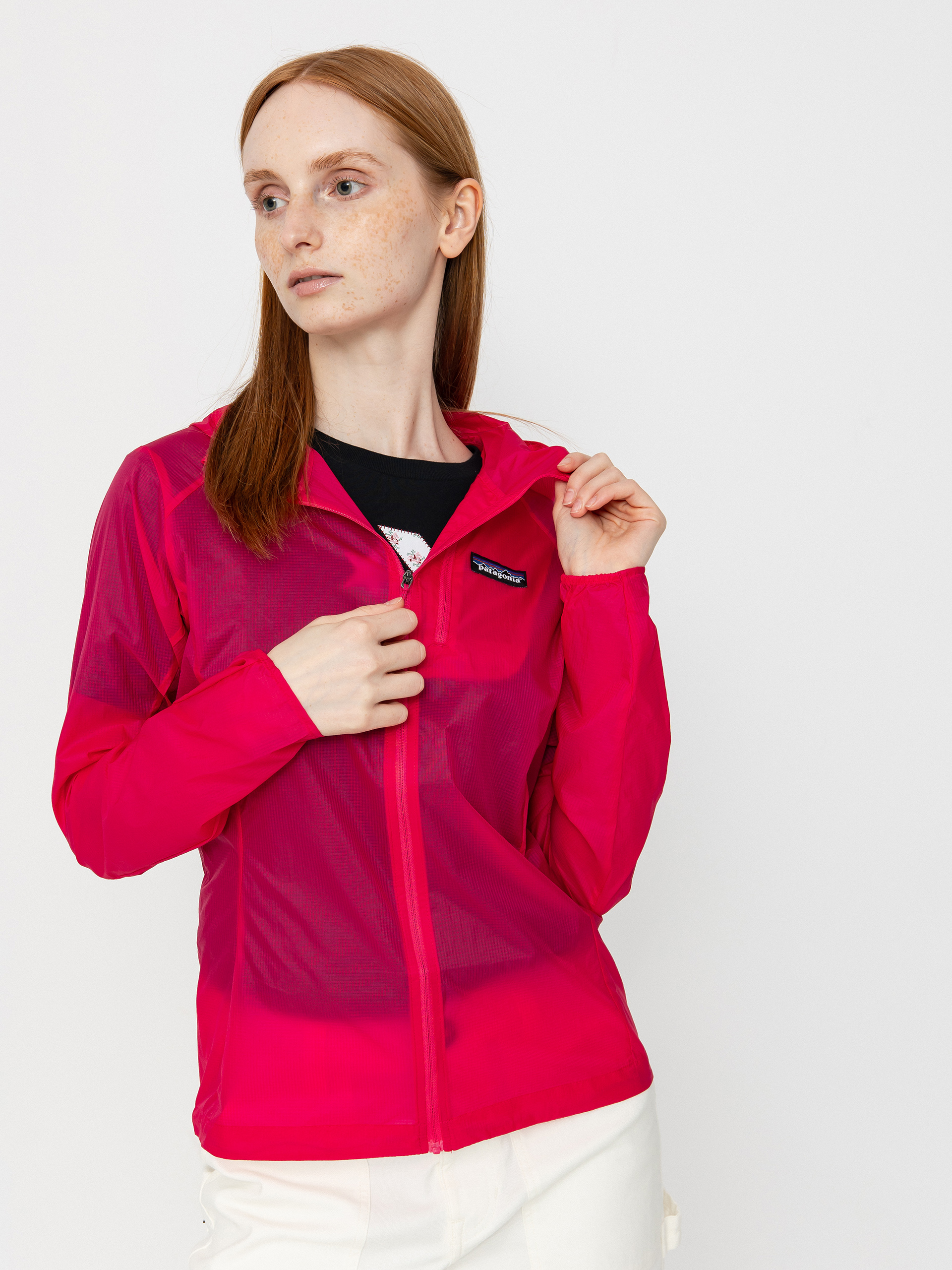 Яке Patagonia Houdini Wmn (luminous pink)