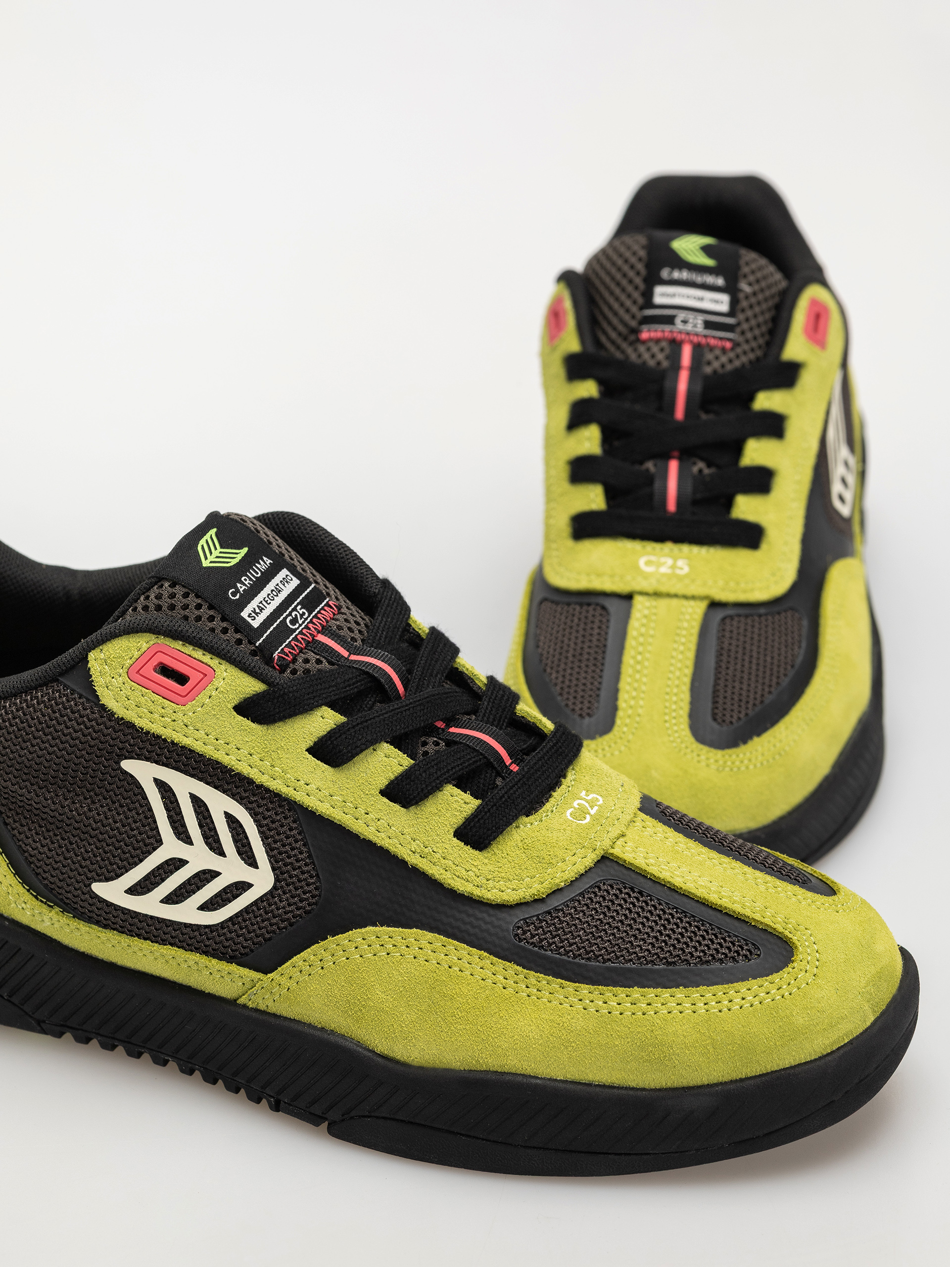 Обувки Cariuma Skategoat C25 Pro (lime green suede black mesh ivory logo pink)