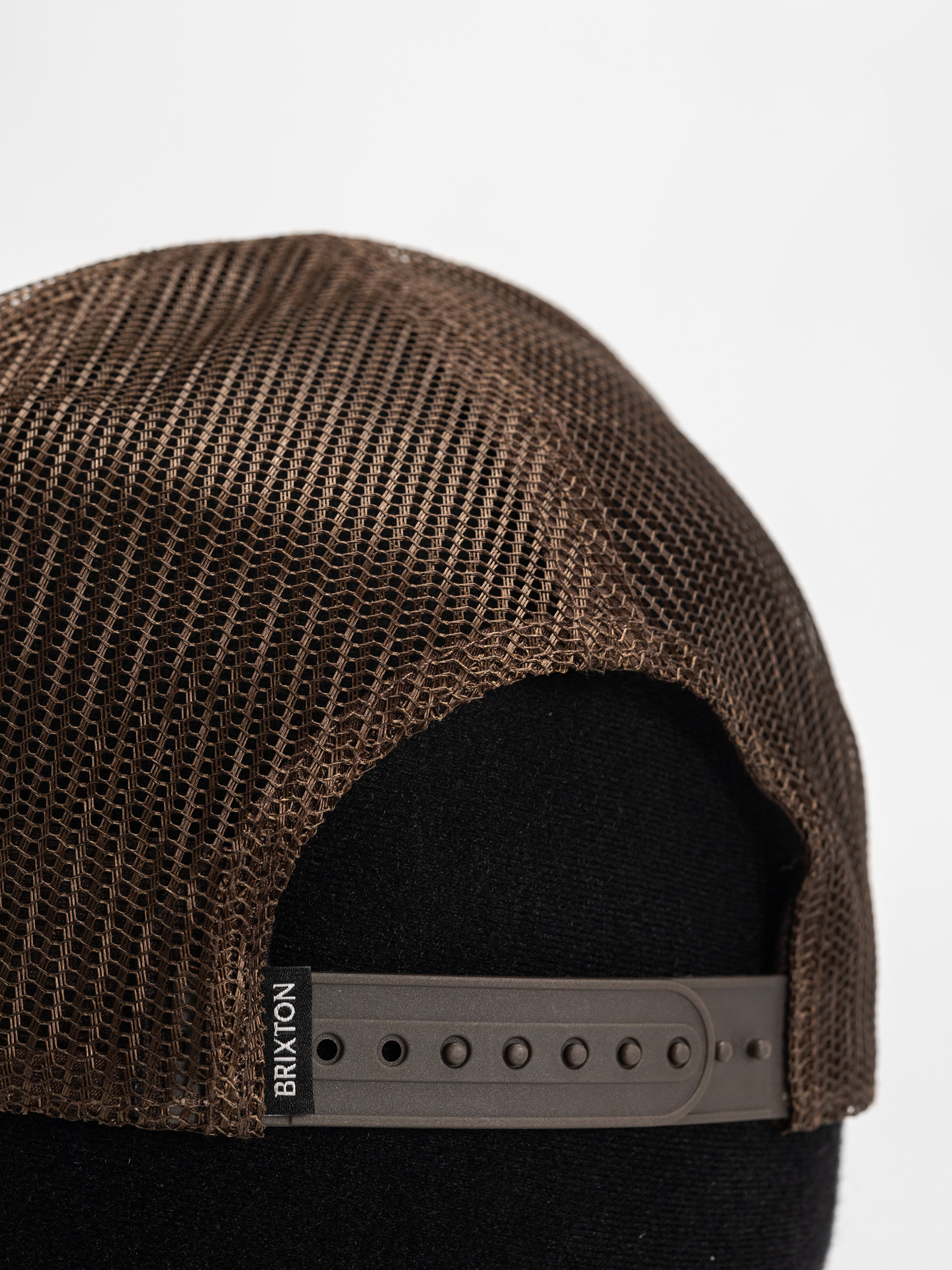 Шапка с козирка Brixton Out Of Office Hp Trucker Wmn (pinecone brown/pinecone brown)