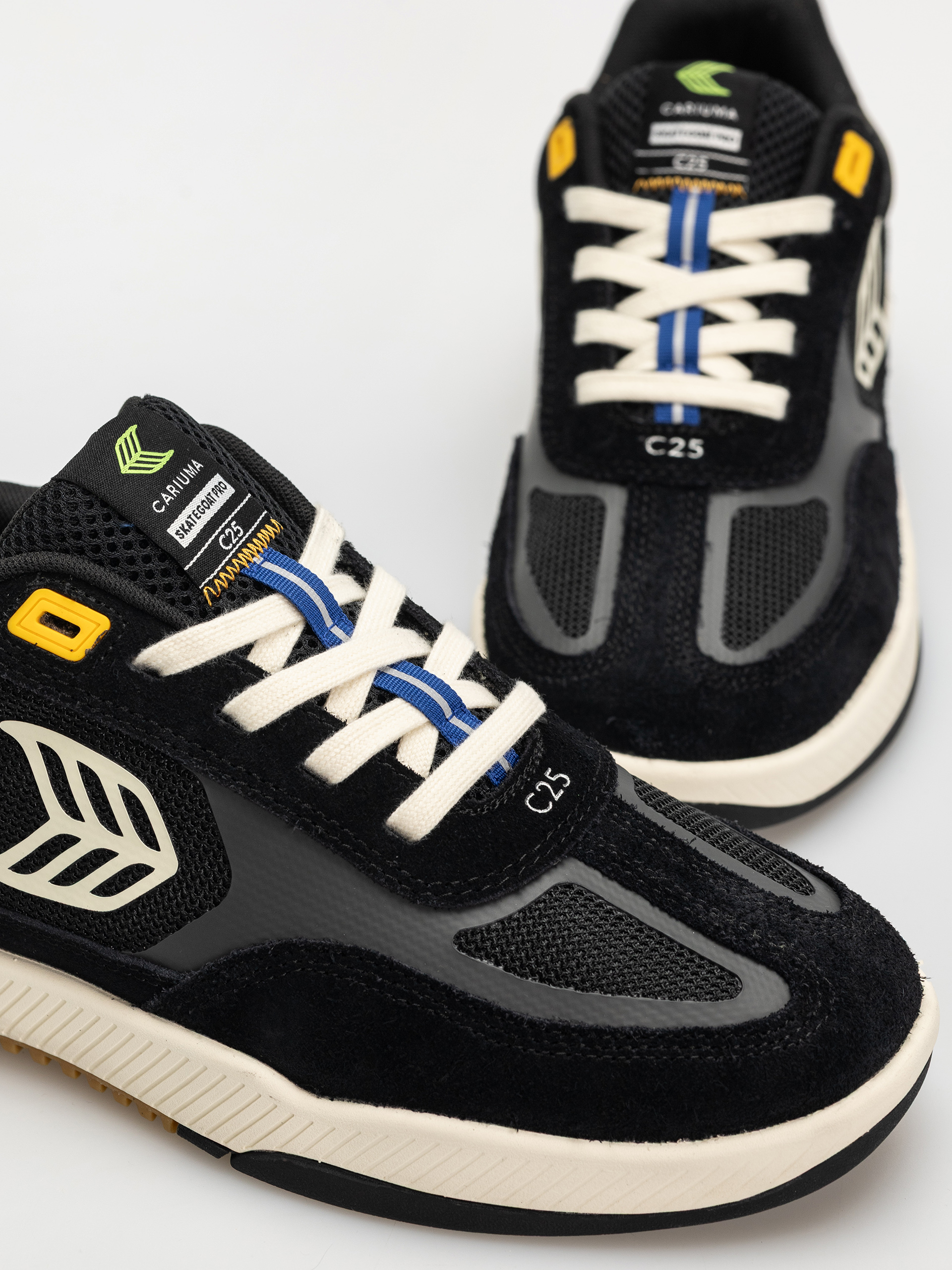 Обувки Cariuma Skategoat C25 Pro (black suede and mesh ivory logo yellow)