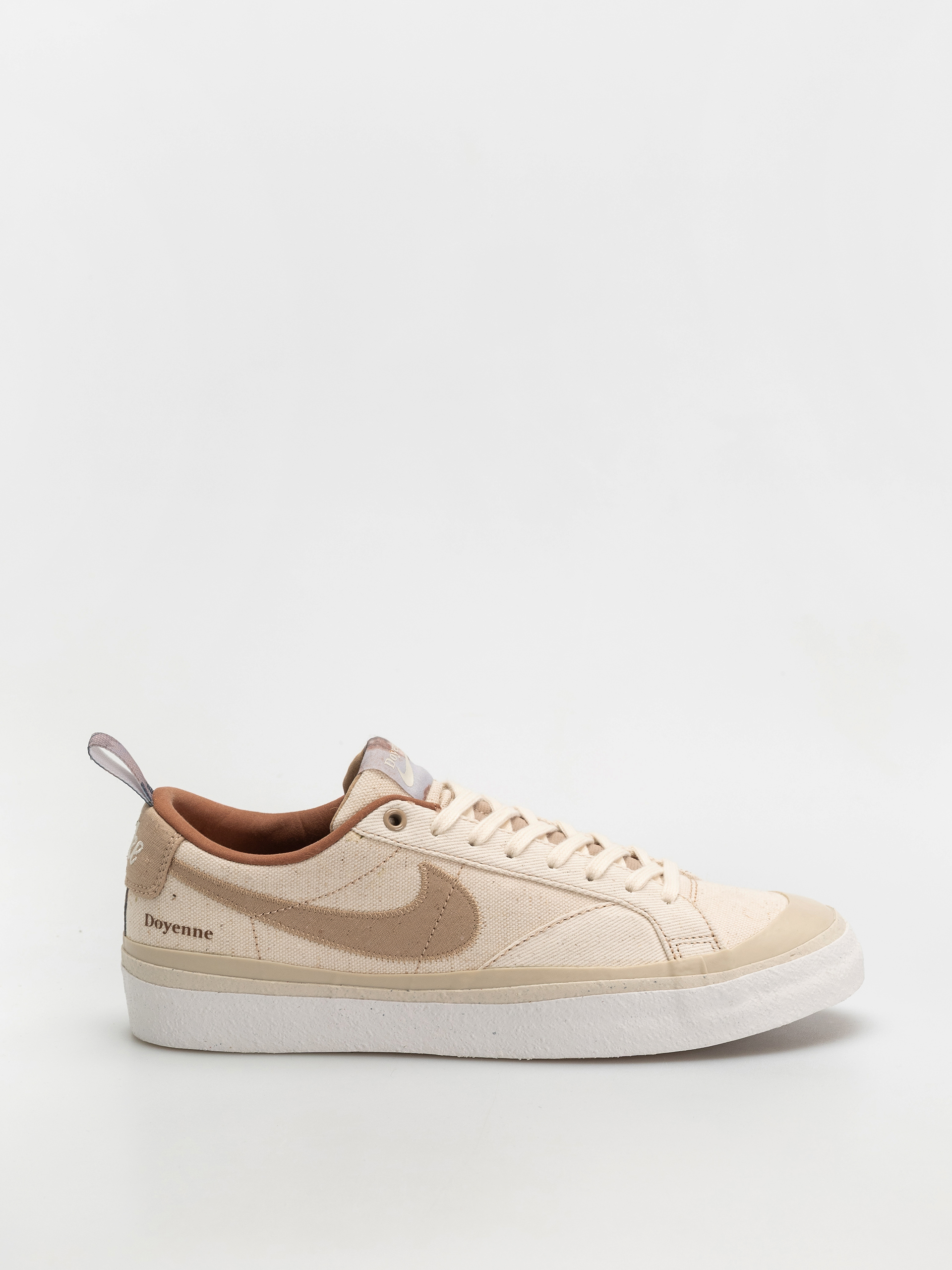 Обувки Nike SB Blazer Low X Doyenne