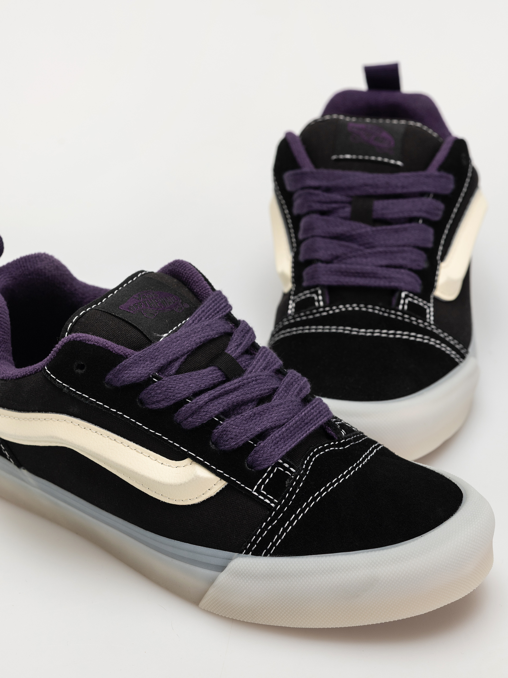 Обувки Vans Knu Skool (glow black/purple)