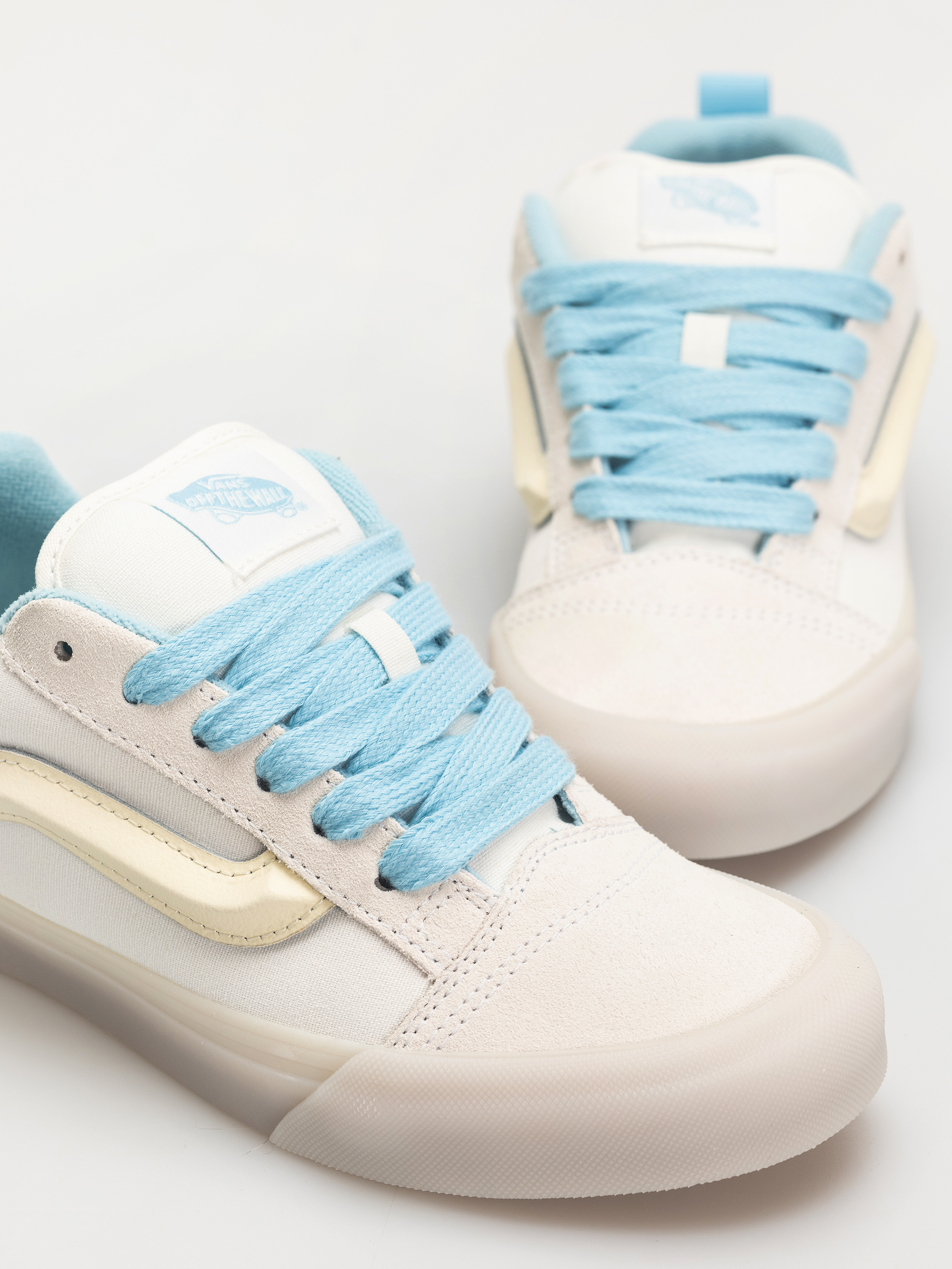 Обувки Vans Knu Skool (glow white/blue)