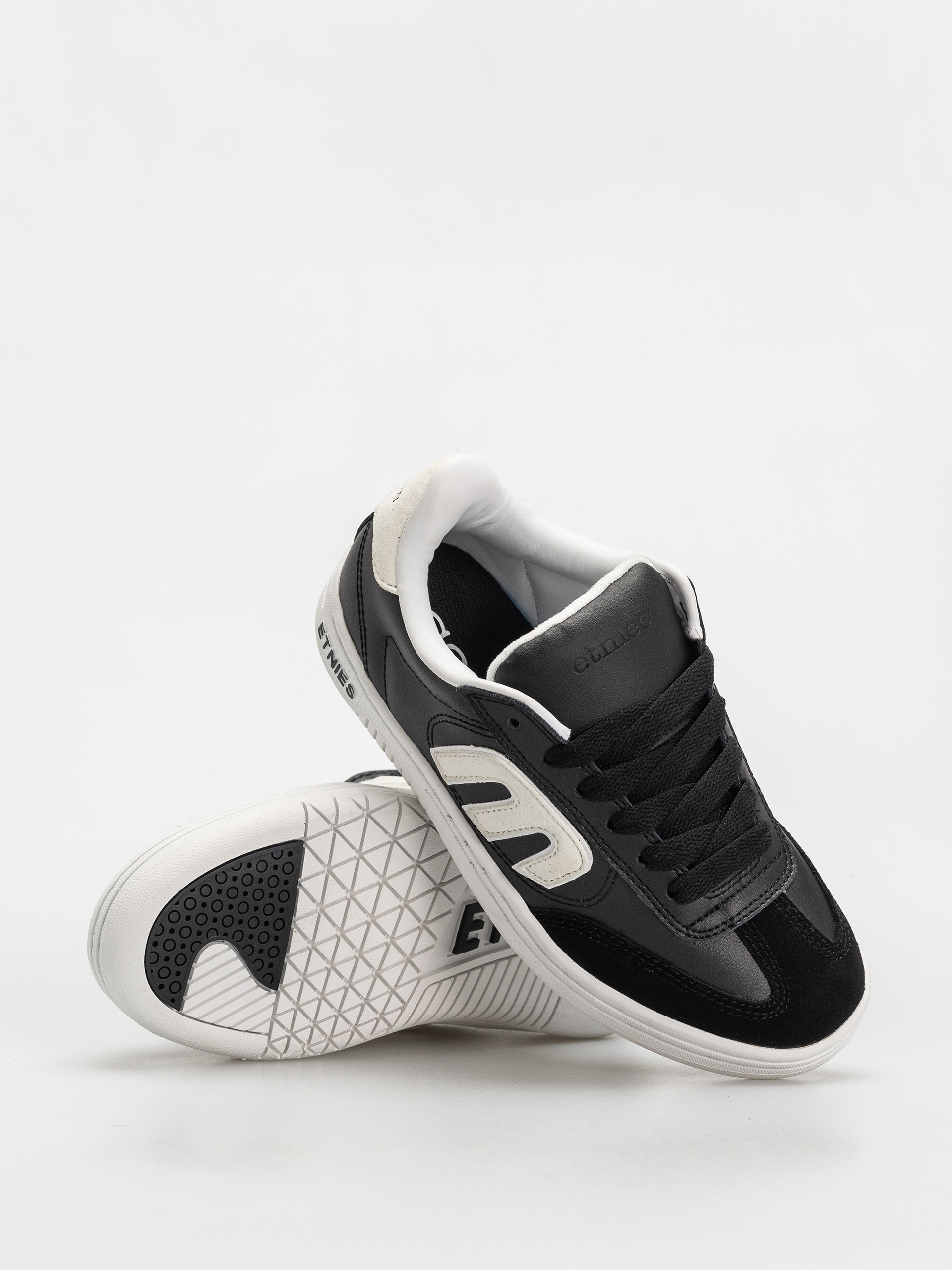Обувки Etnies Locut (black/white/white)