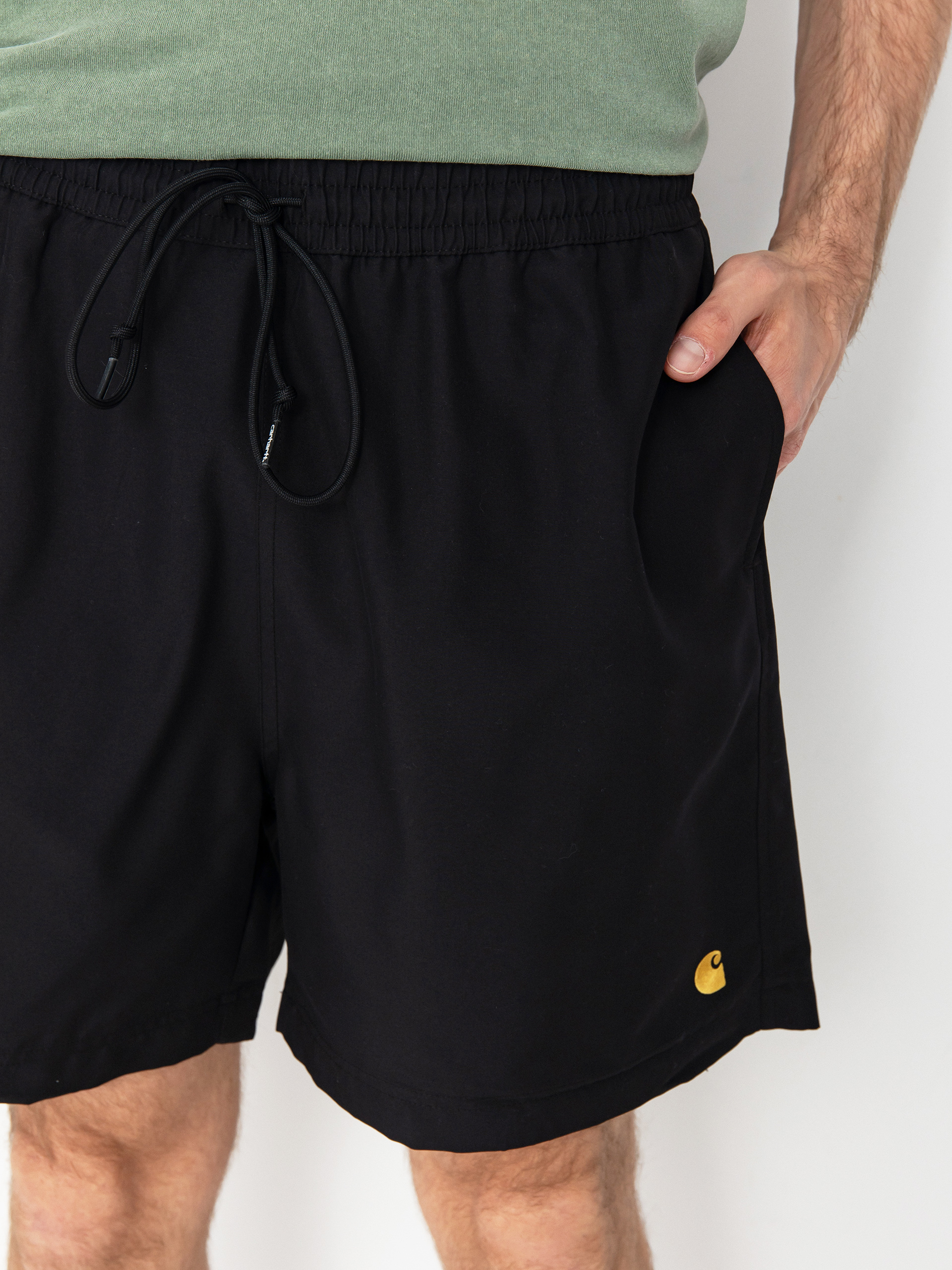 Къси панталони Carhartt WIP Chase Swim (black/gold)