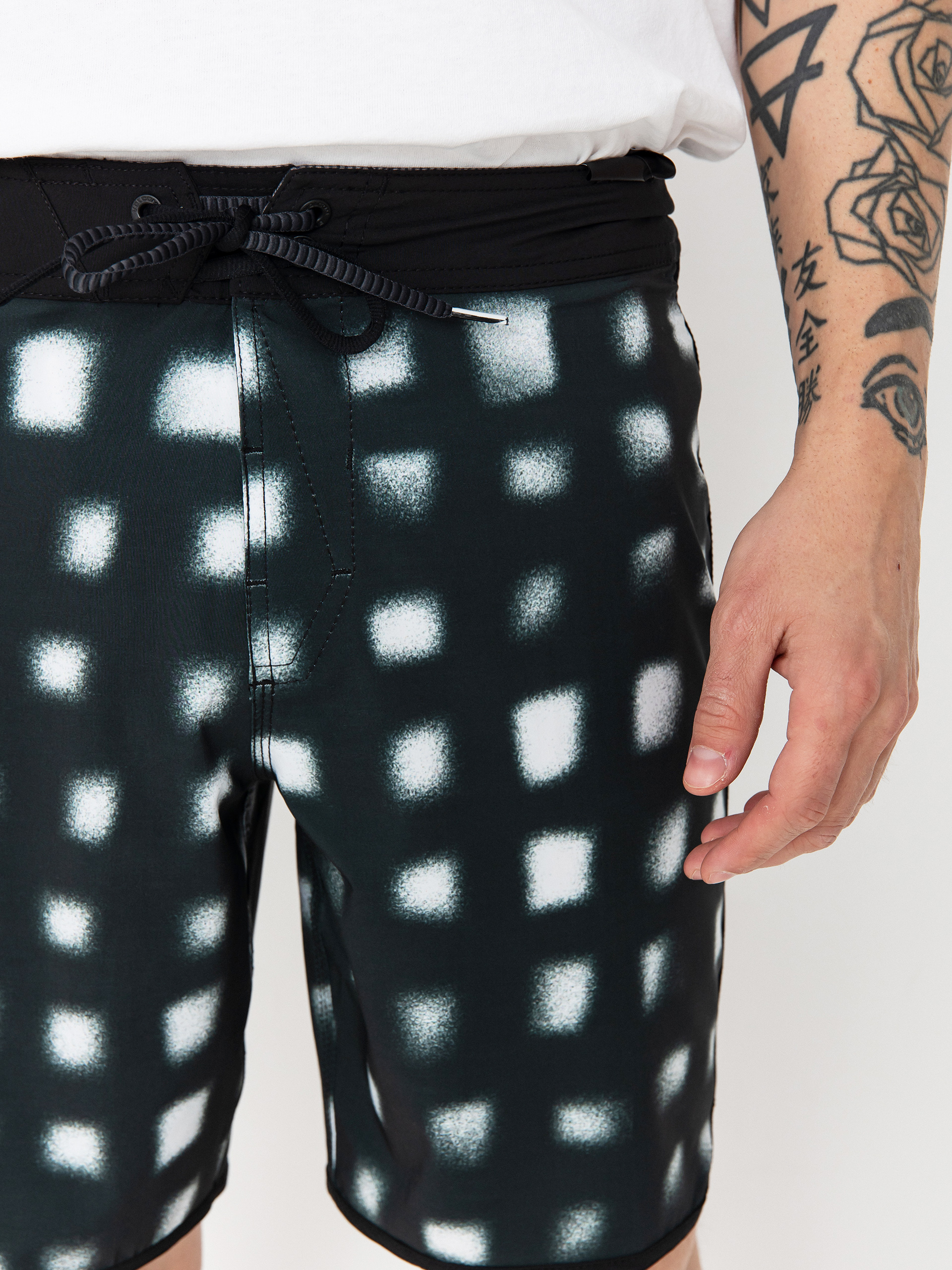 Плажни къси панталони Volcom Infuse Scallop Mod 19 (black)