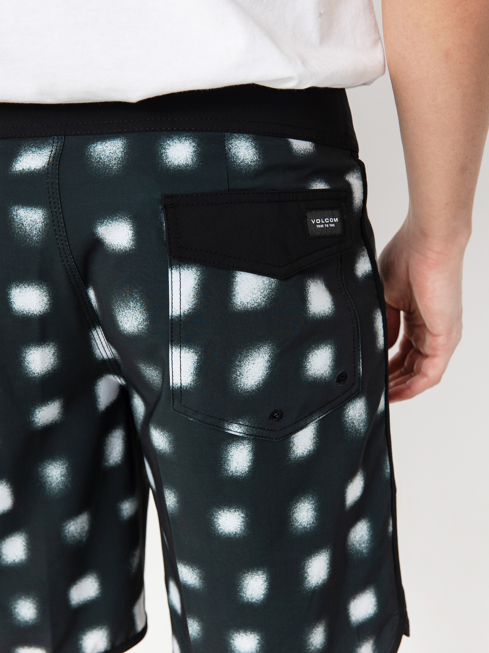 Плажни къси панталони Volcom Infuse Scallop Mod 19 (black)