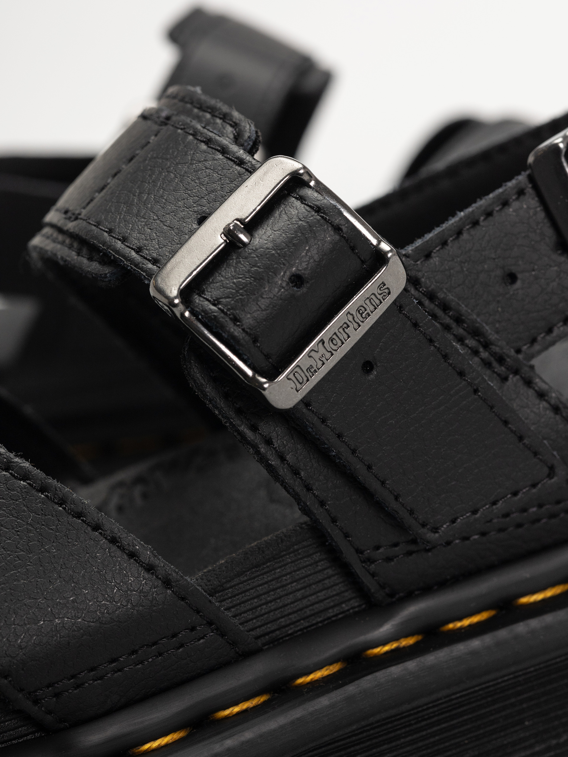 Сандали Dr. Martens Voss II Wmn (black athena)