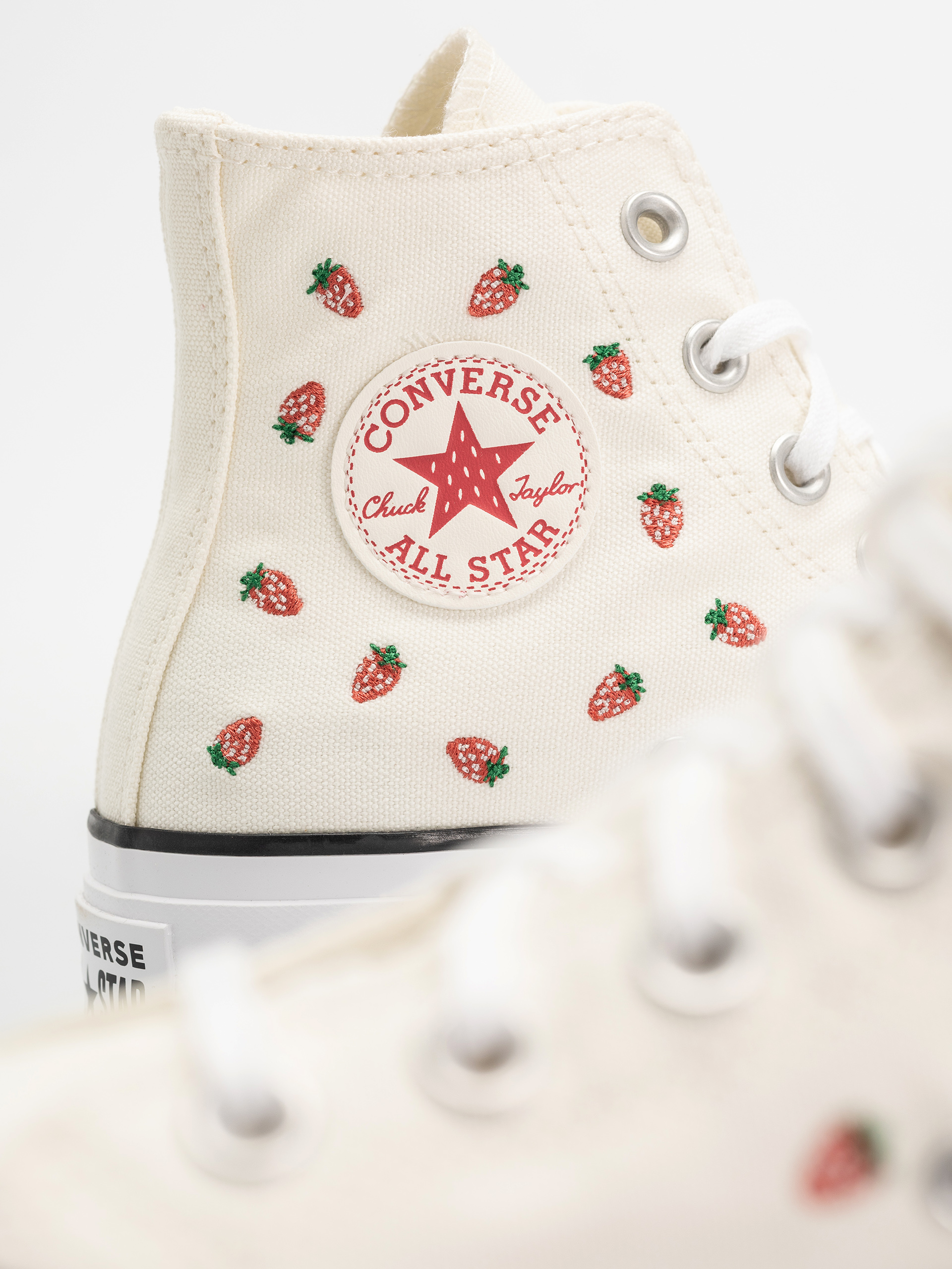Кецове Converse Chuck Taylor All Star Lift Hi Wmn (egret/soft red/white)