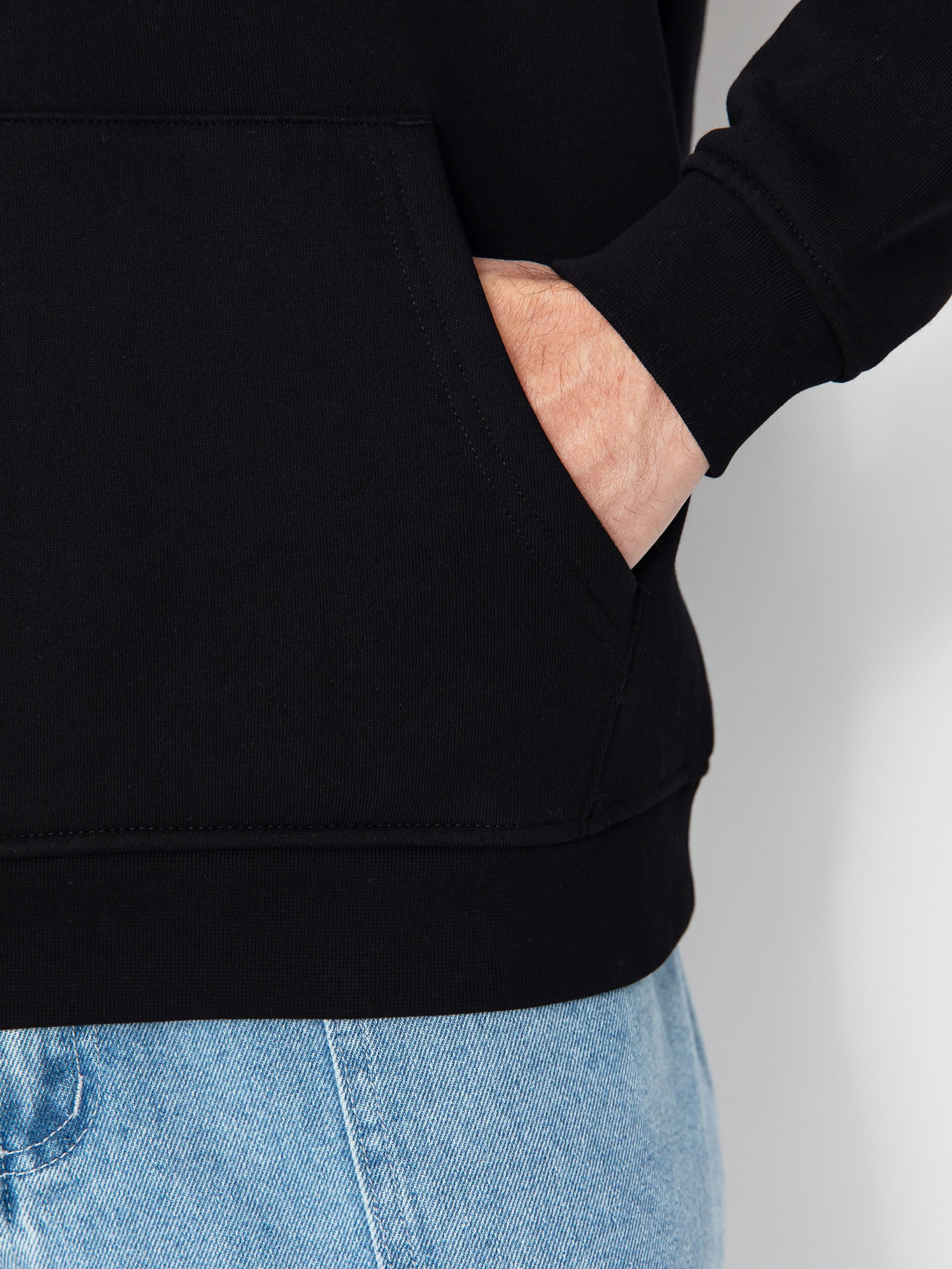 Суитшърт с качулка Santa Cruz Guzman Scroll Front HD (black)