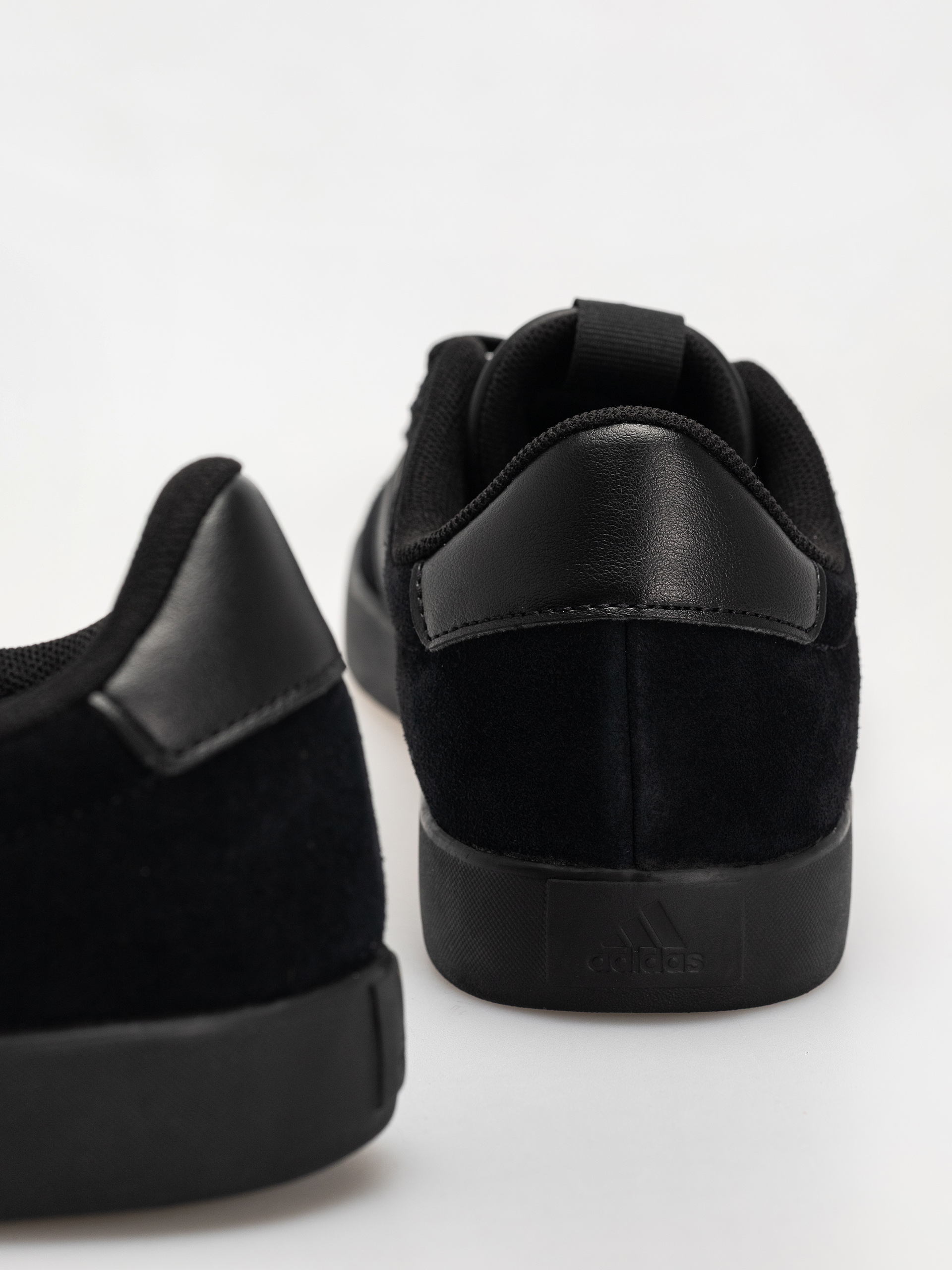 Обувки adidas Vl Court 3.0 (cblack/cblack/cblack)