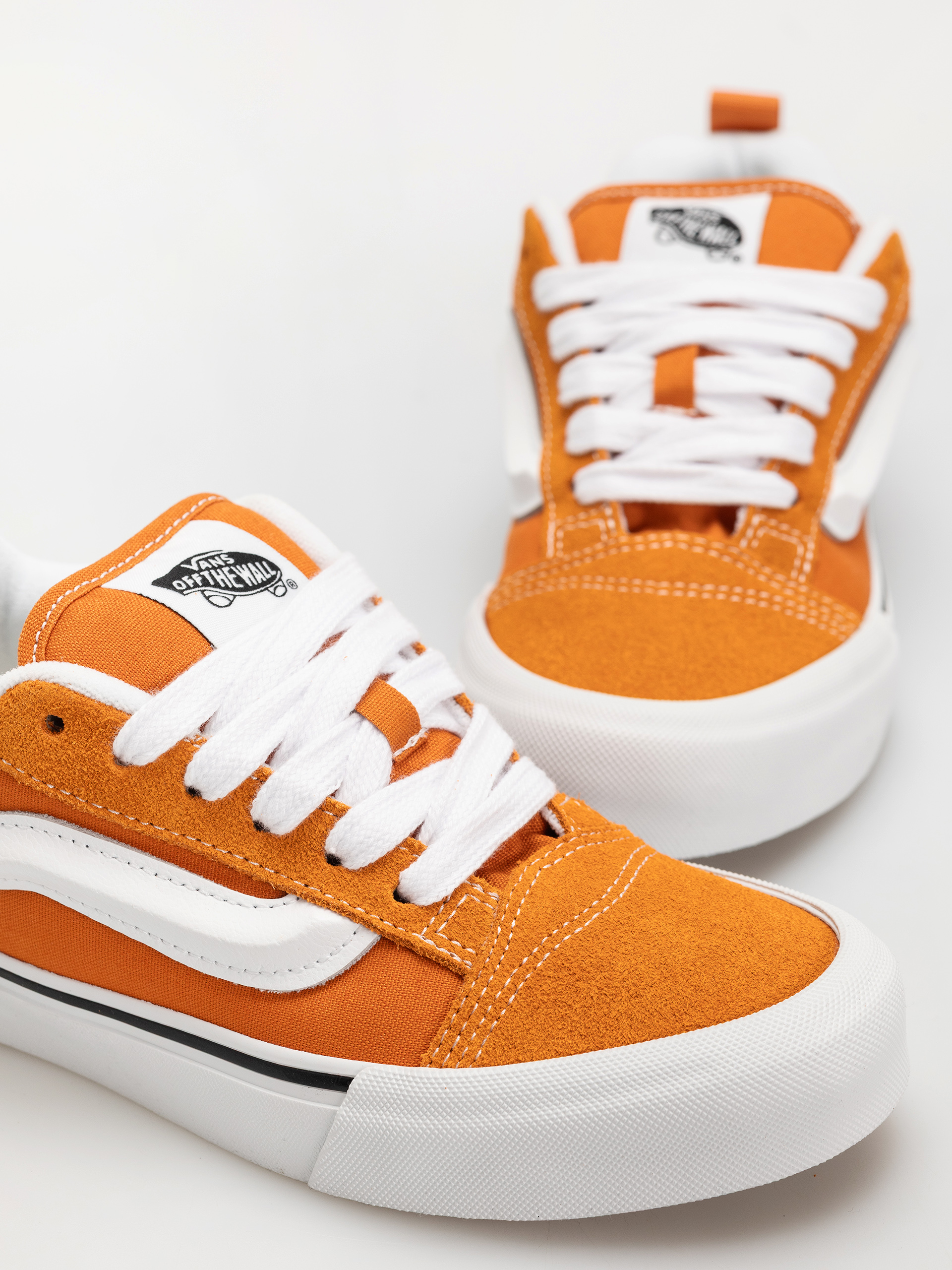 Обувки Vans Knu Skool (color theory marmalade)