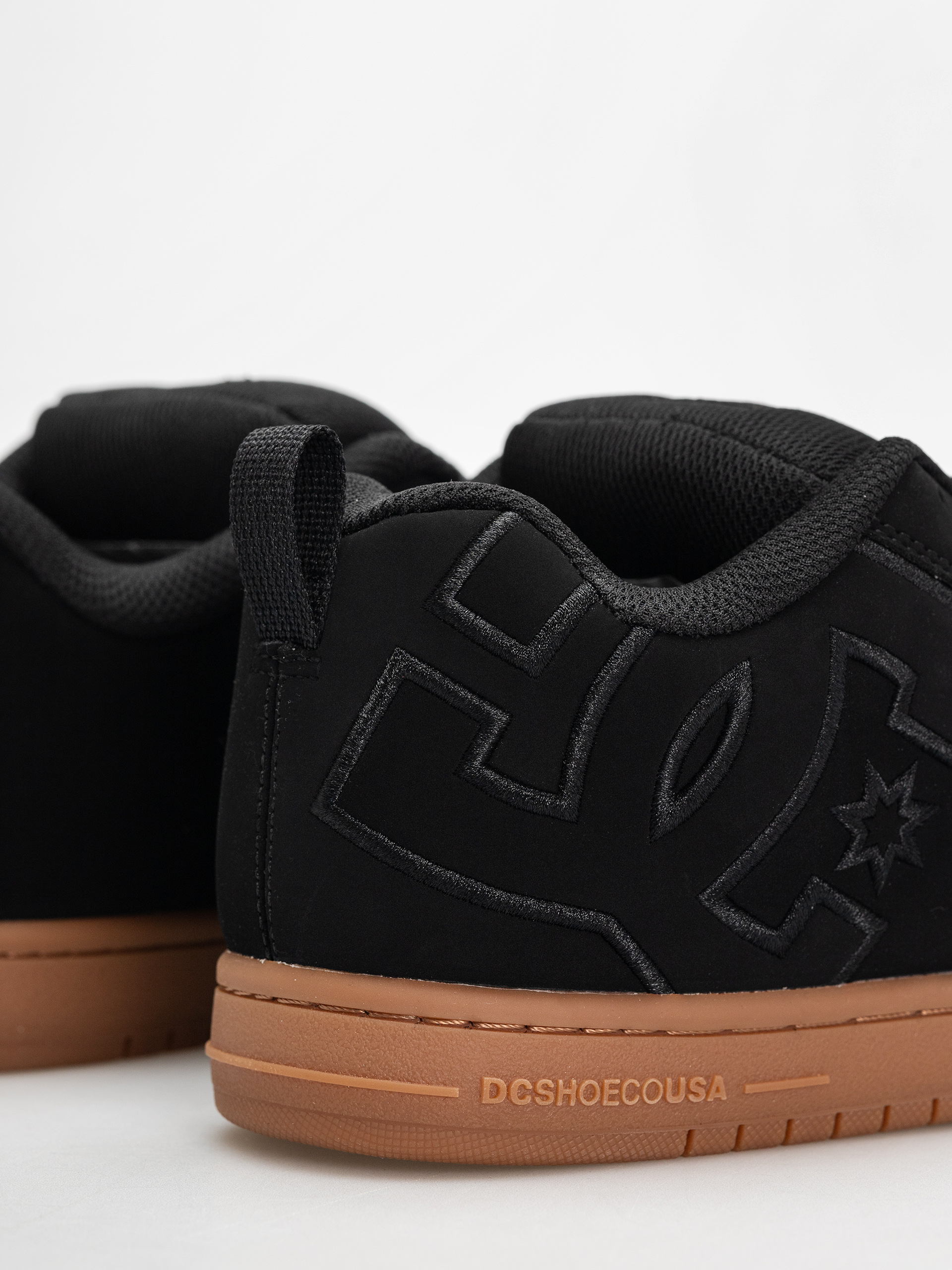 Обувки DC Court Graffik (black/gum)