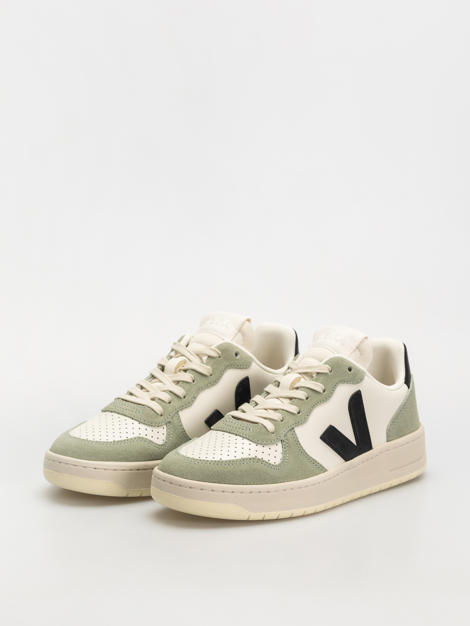 Обувки Veja V-10 Wmn (pure black clay)