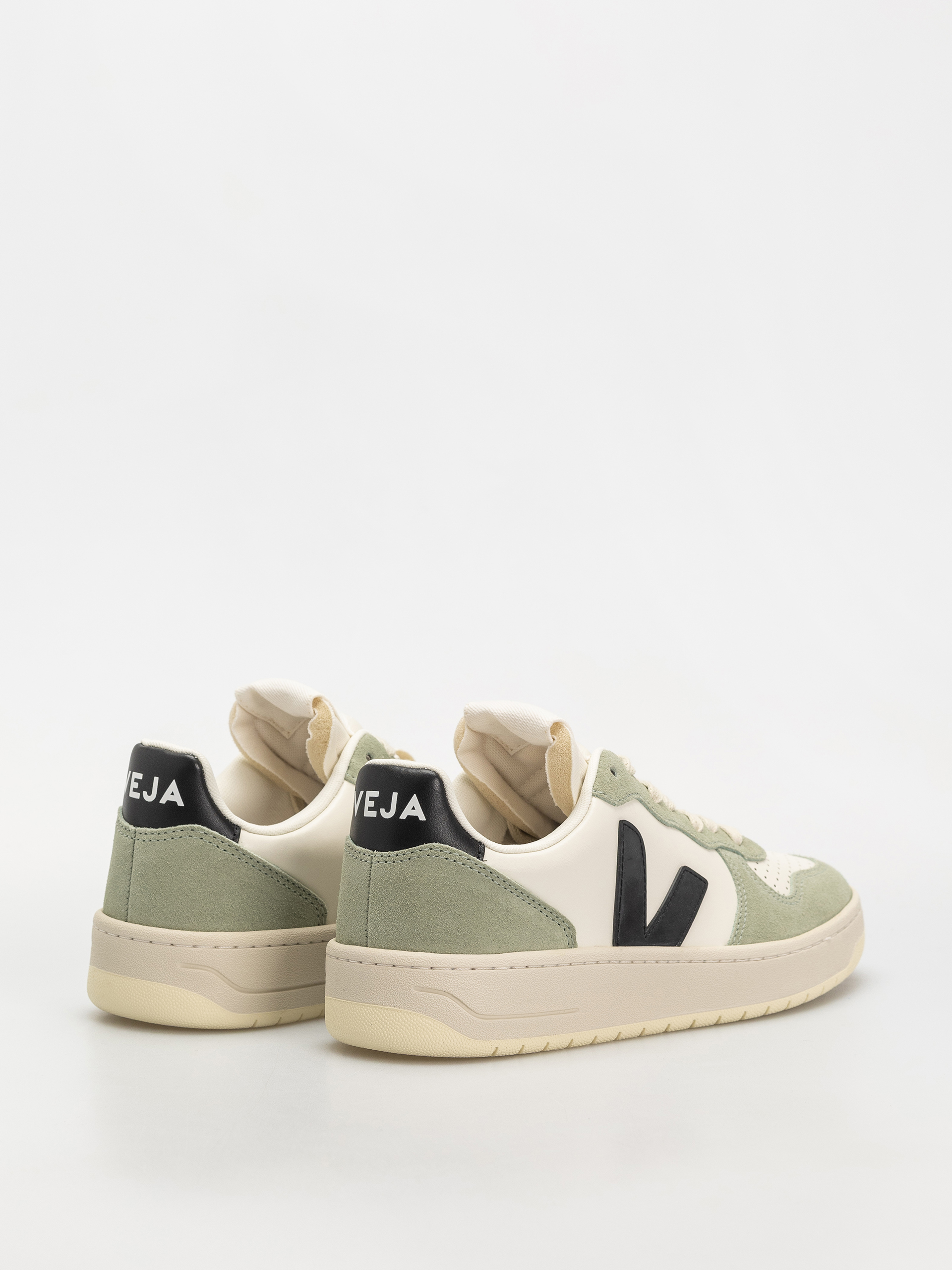Обувки Veja V-10 Wmn (pure black clay)