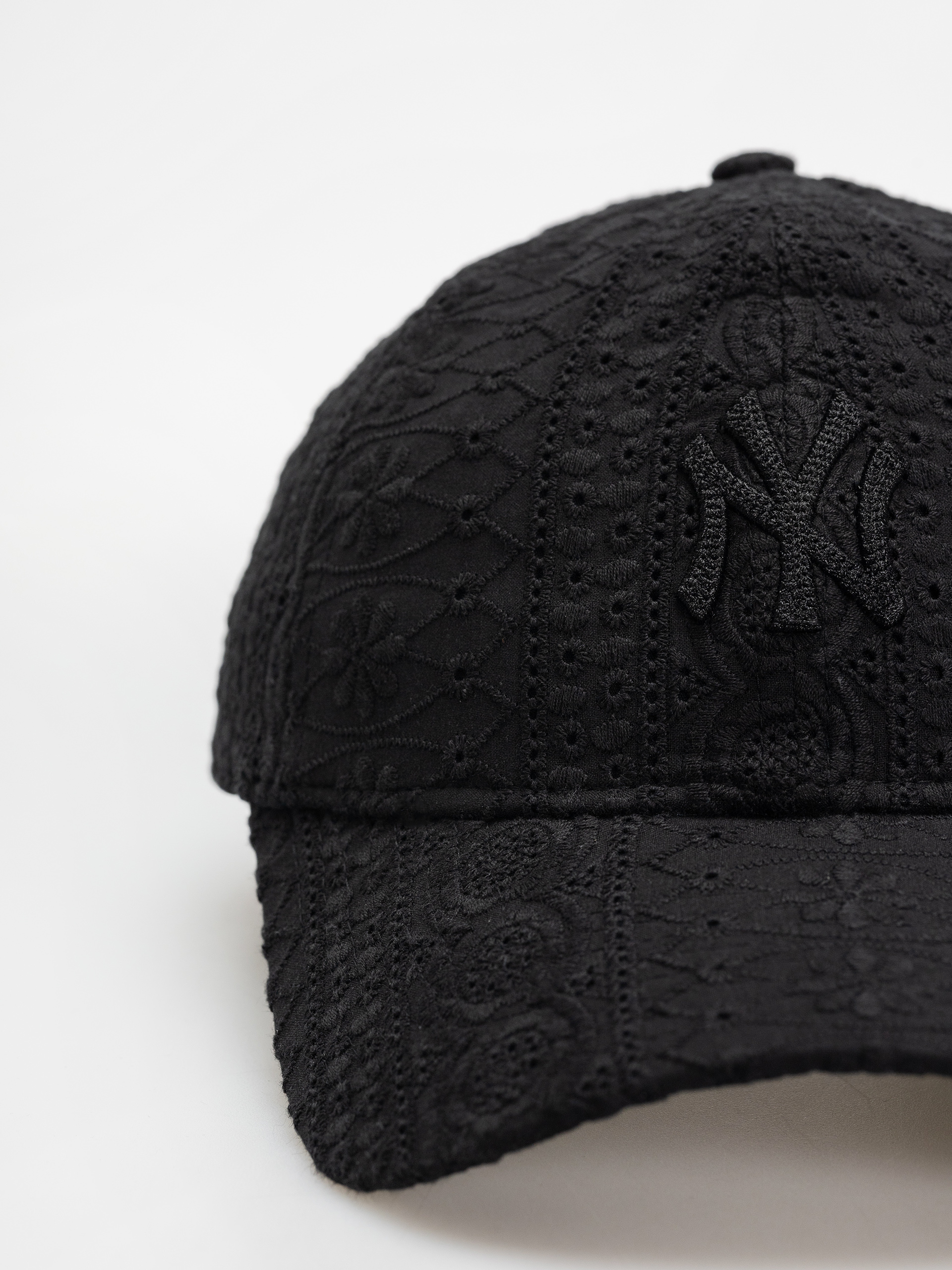 Шапка с козирка New Era Broderie 9Twenty New York Yankees Wmn (black)