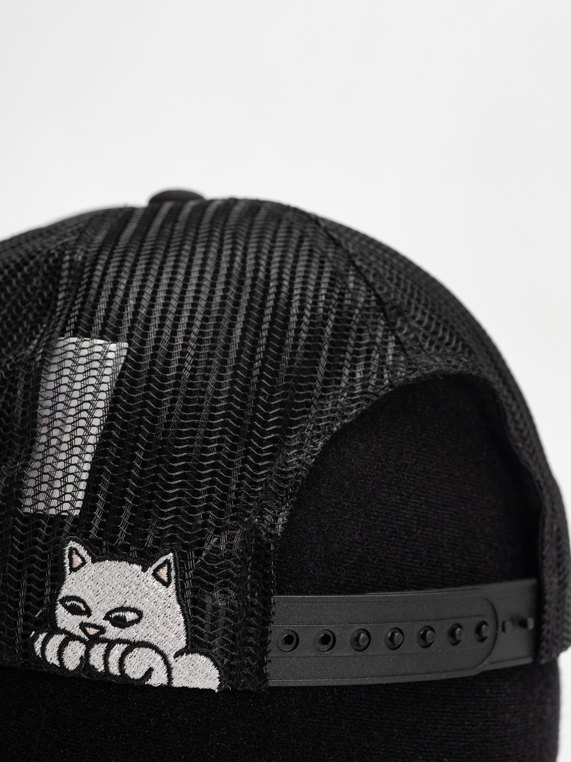 Шапка с козирка RipNDip Chroma Trucker (black)
