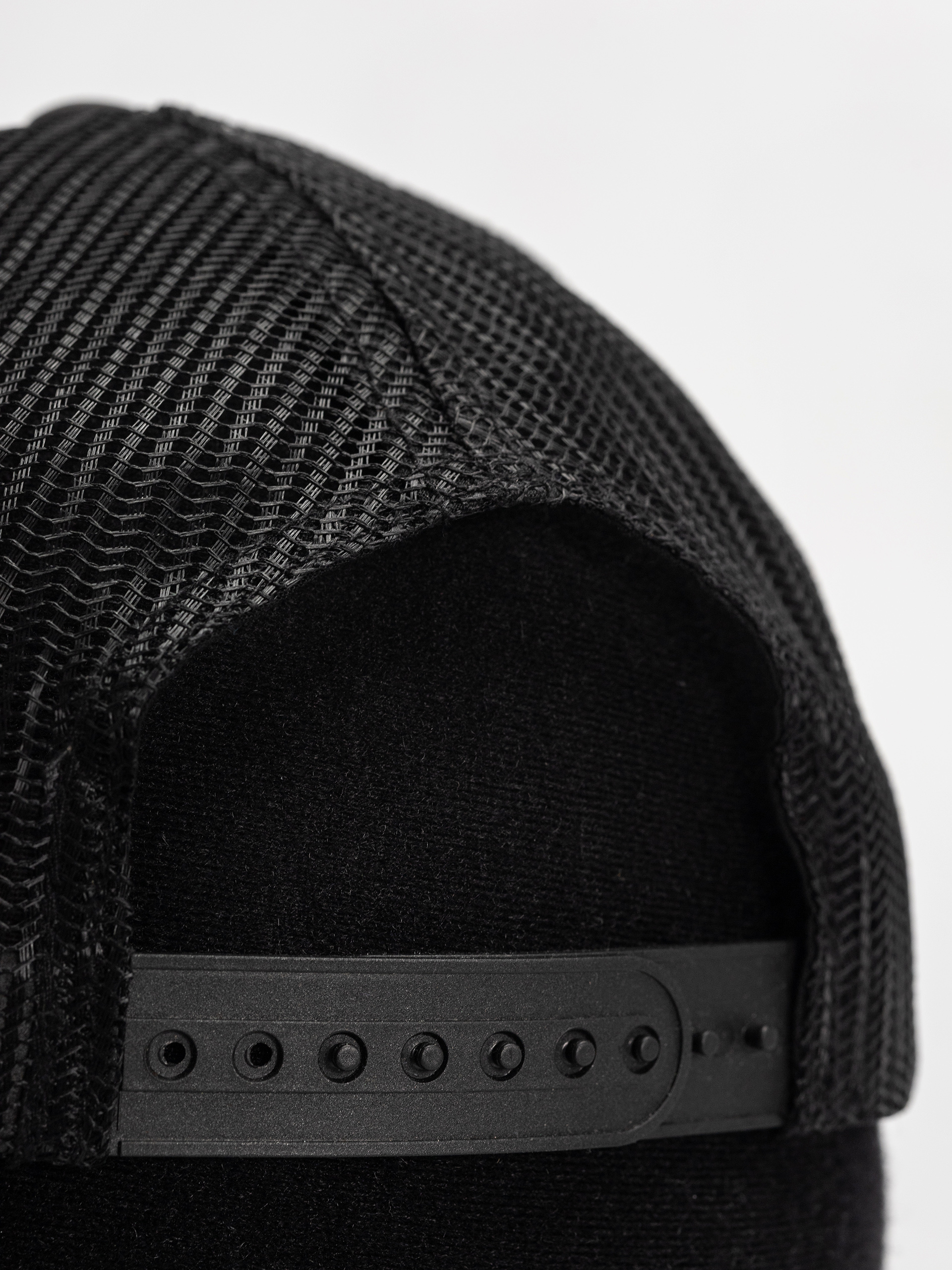 Шапка с козирка RipNDip Insano Trucker (black)