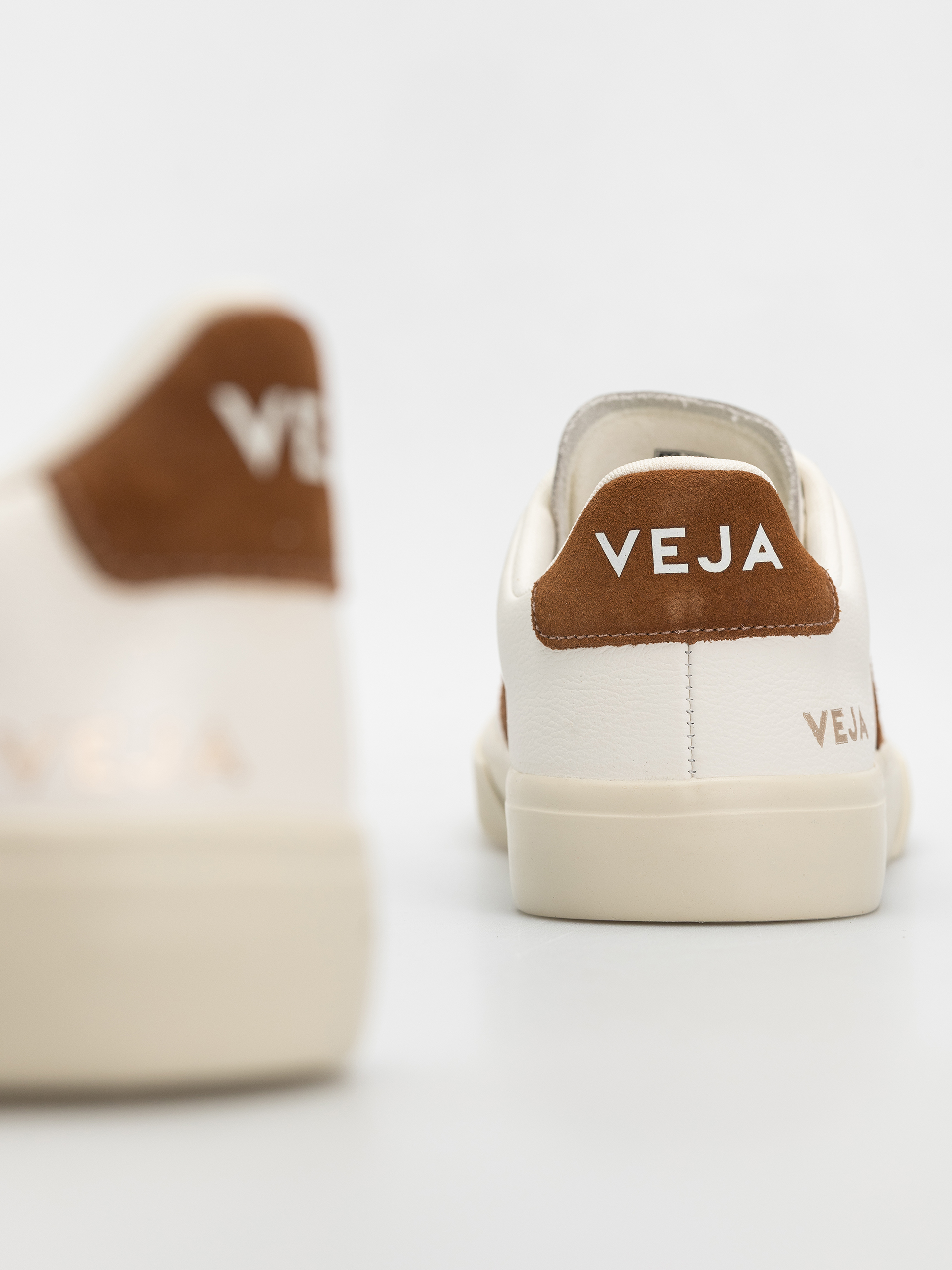 Обувки Veja Campo Wmn (white cognac)