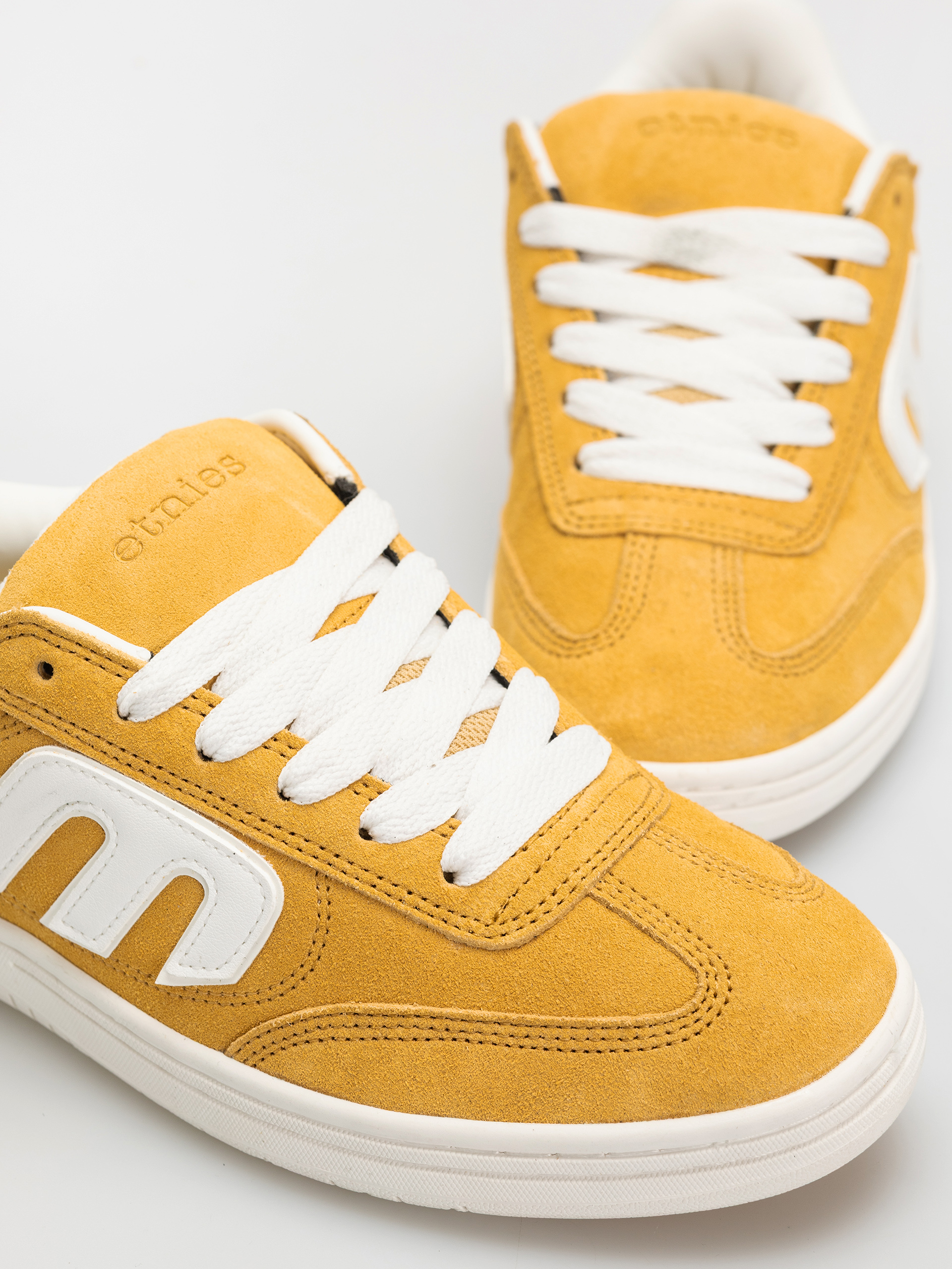 Обувки Etnies Locut (mustard)